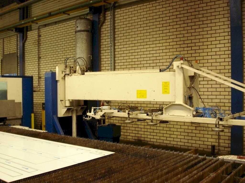TRUMPF Loadmaster Mašinos vaizdas iš priekio
