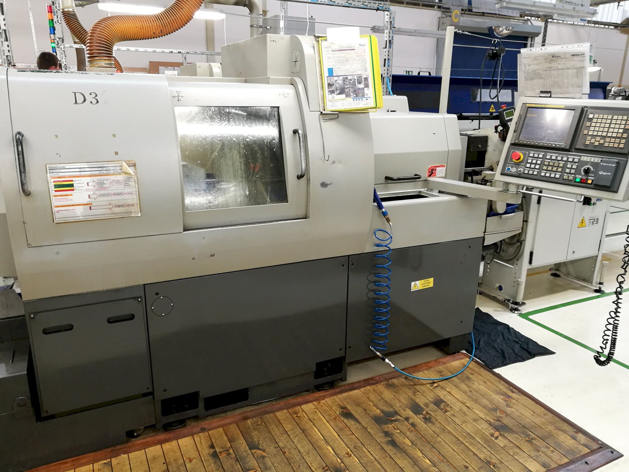 Hanwha XD 38 N Mašinos vaizdas iš priekio