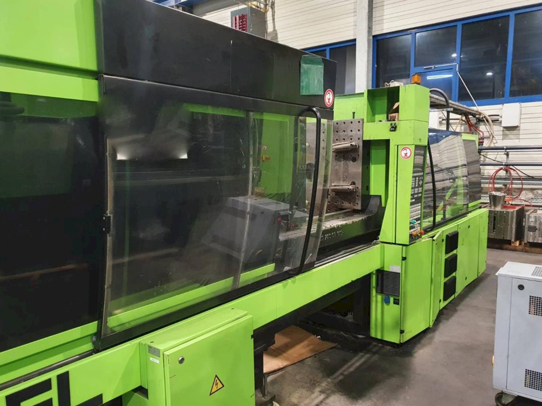 ENGEL Es 1350/250 Hl Mašinos vaizdas iš priekio