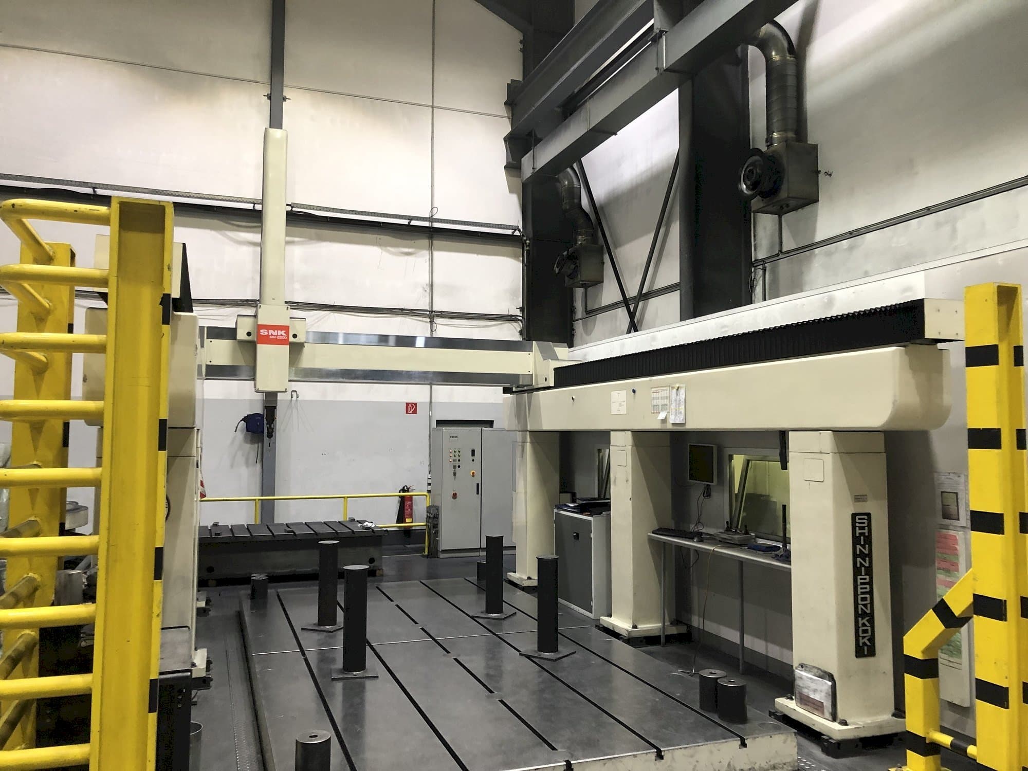 SNK MM2500 Mašinos vaizdas iš priekio