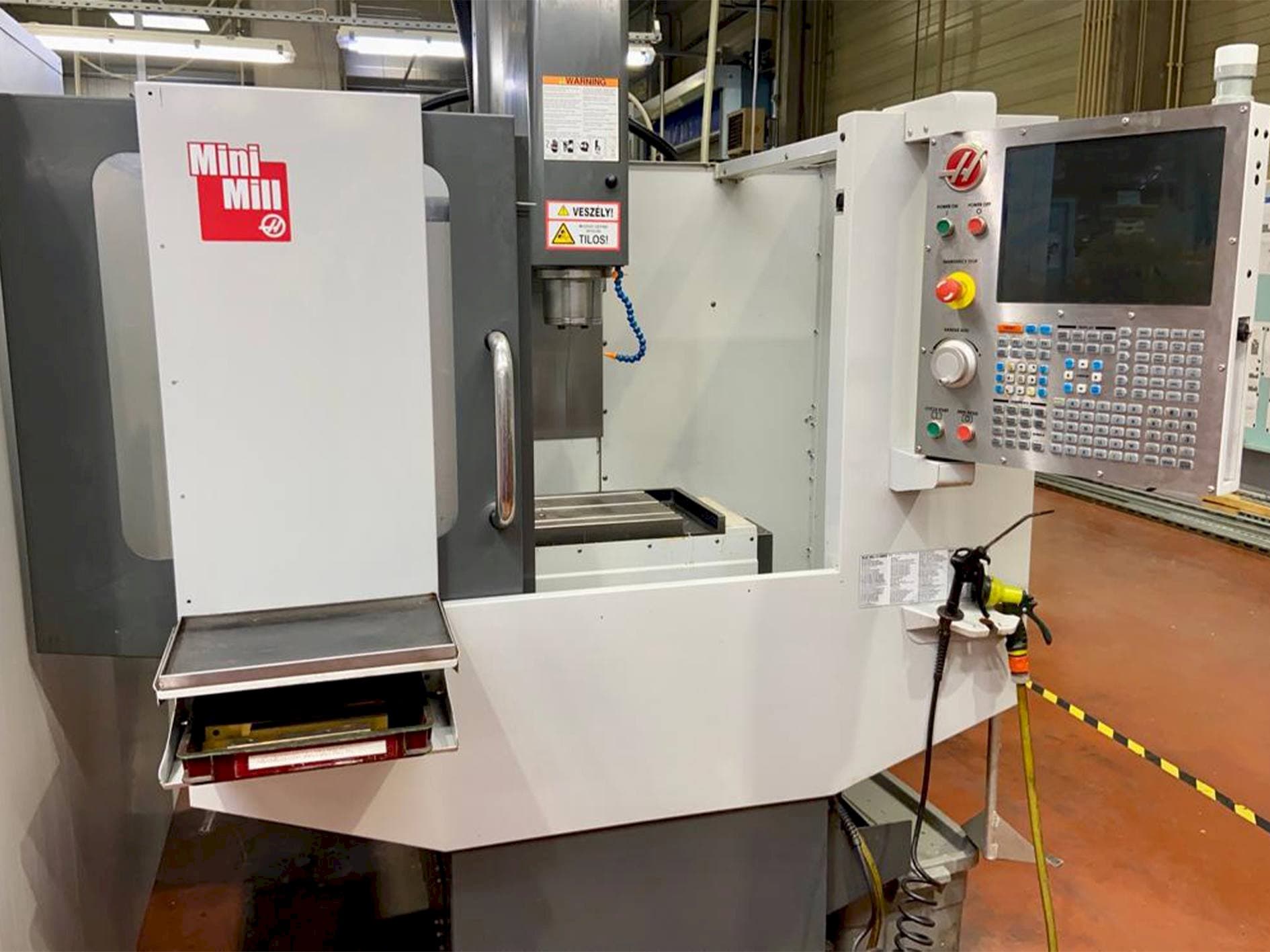 HAAS MINIMILL Mašinos vaizdas iš priekio