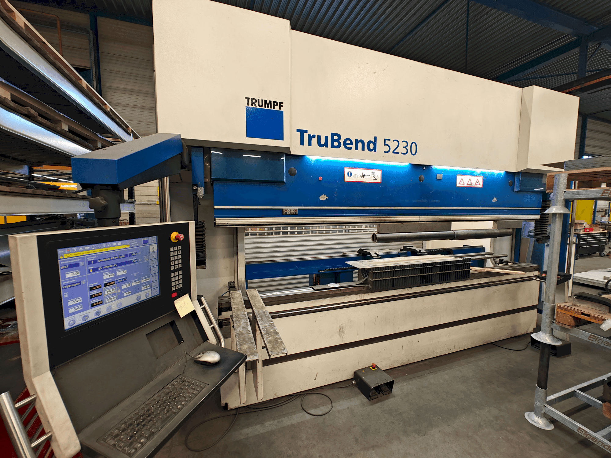 TRUMPF TruBend 5230 Mašinos vaizdas iš priekio