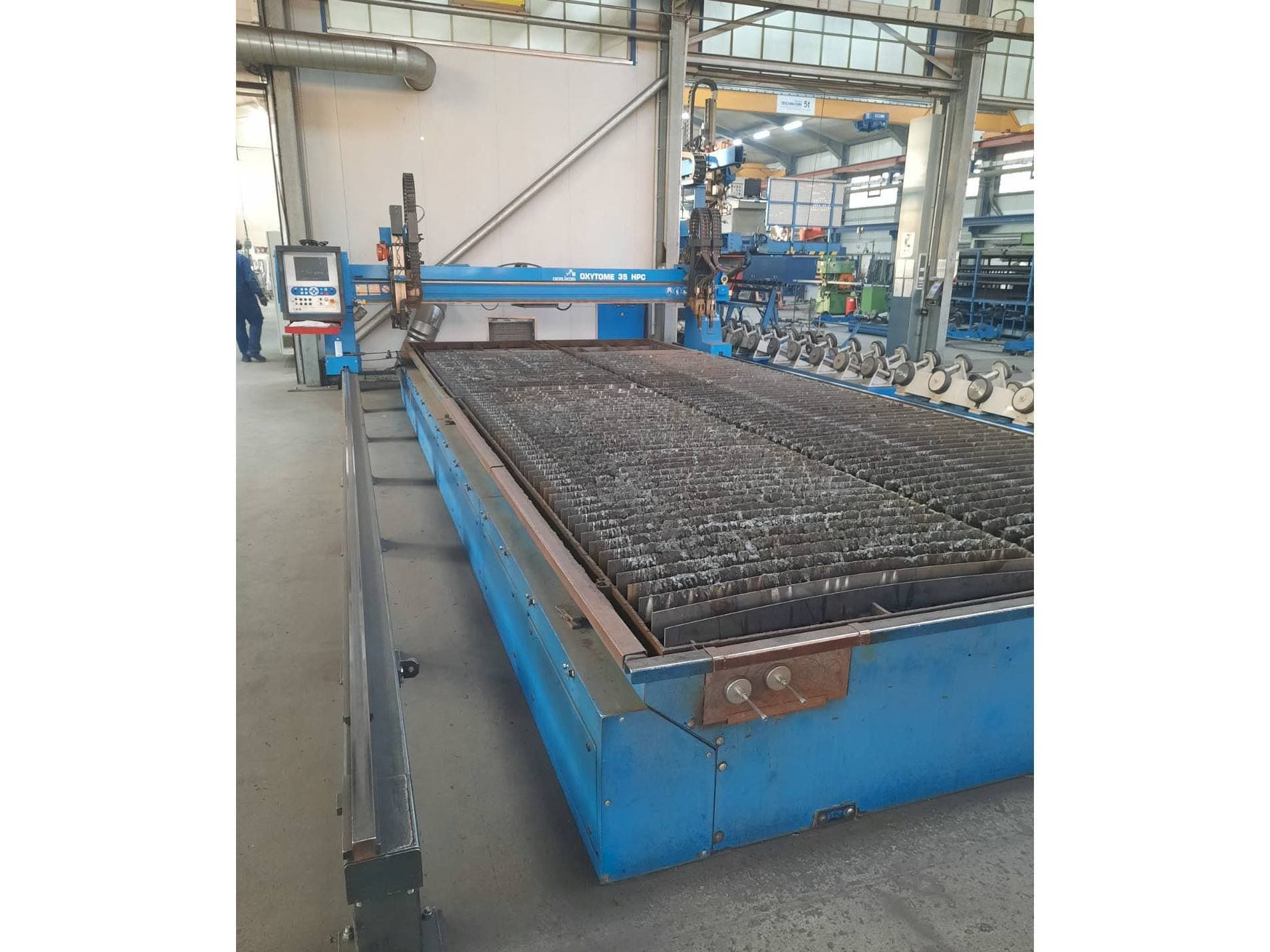 Oerlikon Oxytome 35 HPC Mašinos vaizdas iš priekio