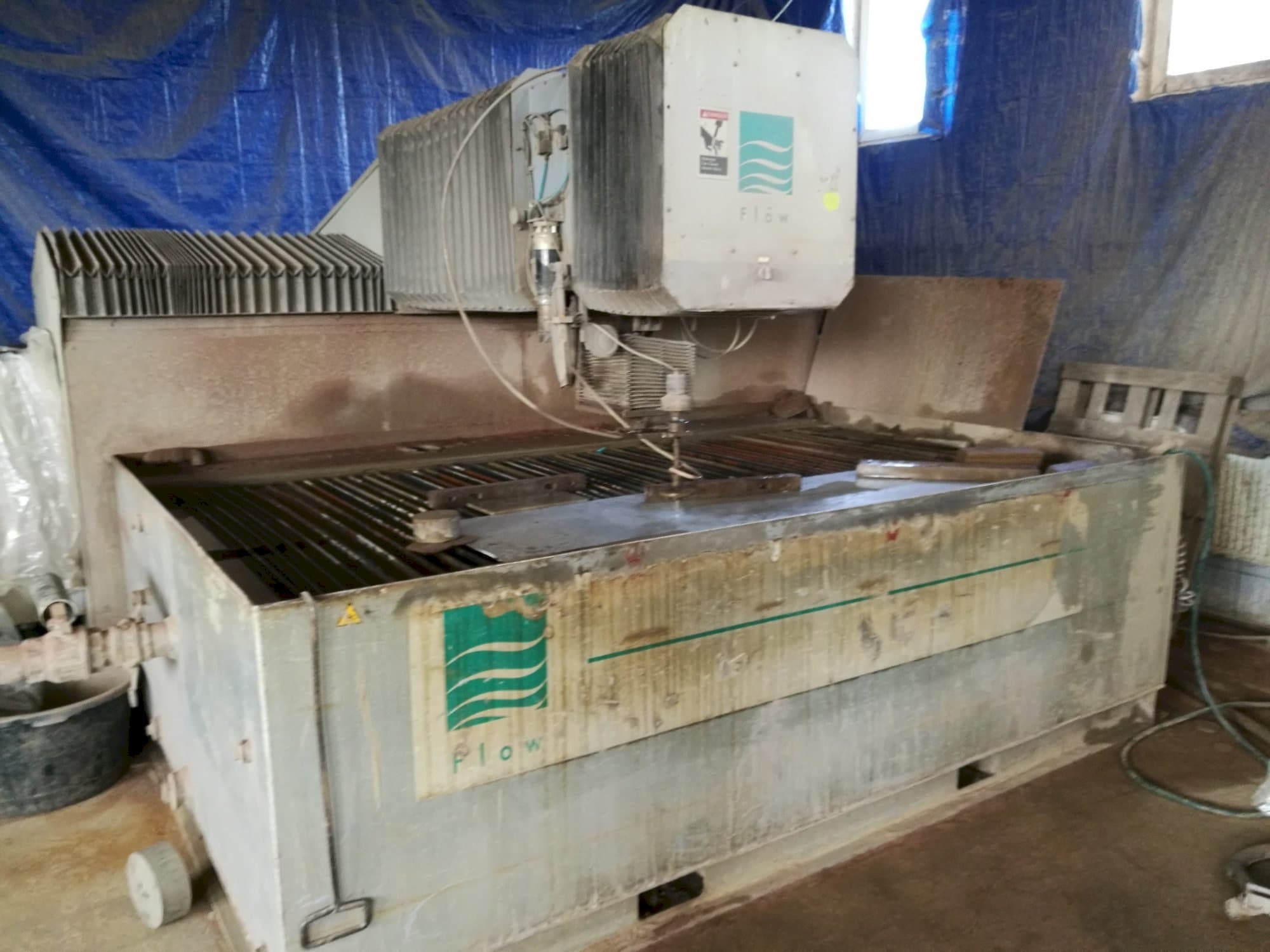 Flow IFB 2412 Mašinos vaizdas iš priekio