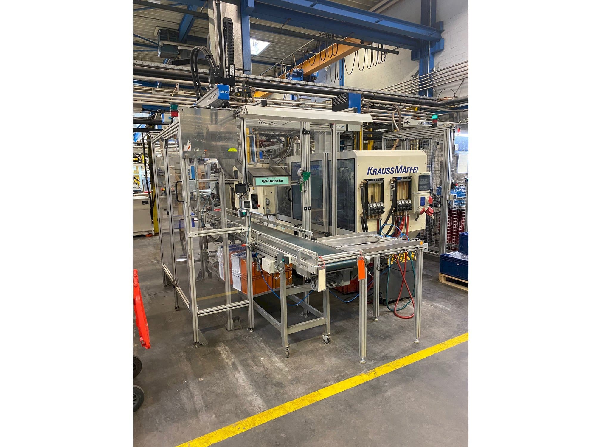 Krauss Maffei 80-390 C2 Mašinos vaizdas iš priekio