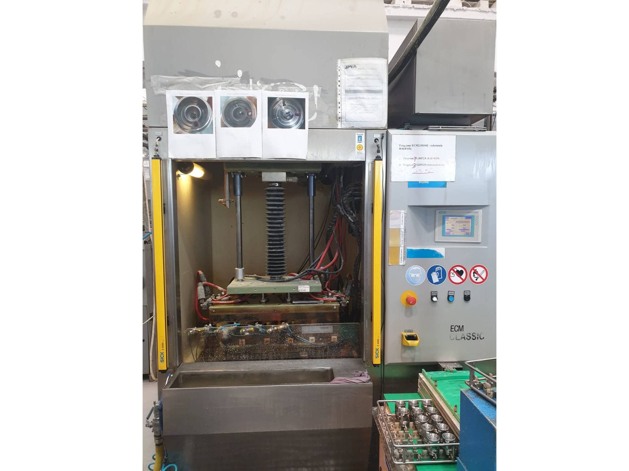 Extrude Hone Classic 1A-450-43-P-M Mašinos vaizdas iš priekio