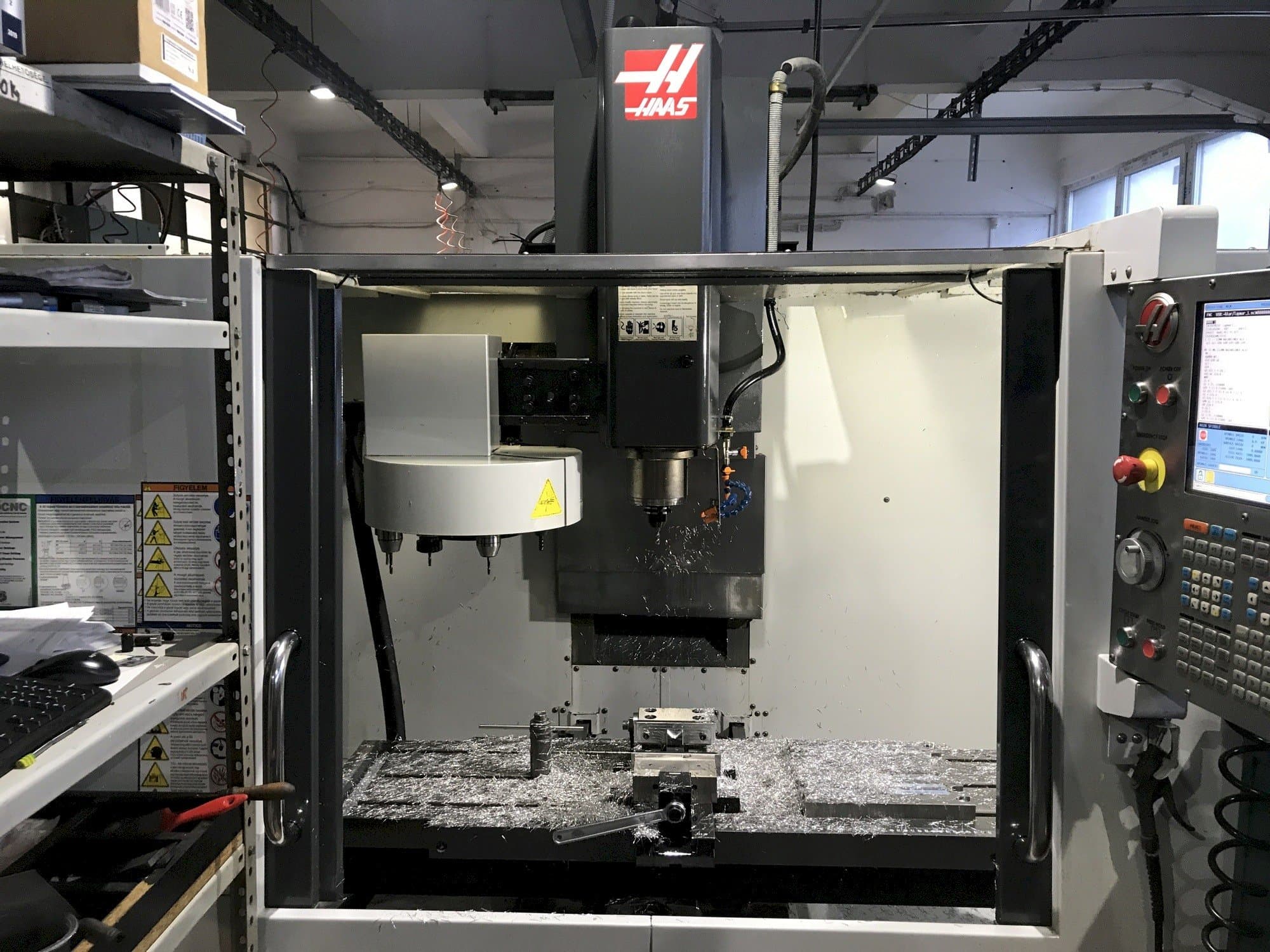 HAAS TM-3P Mašinos vaizdas iš priekio