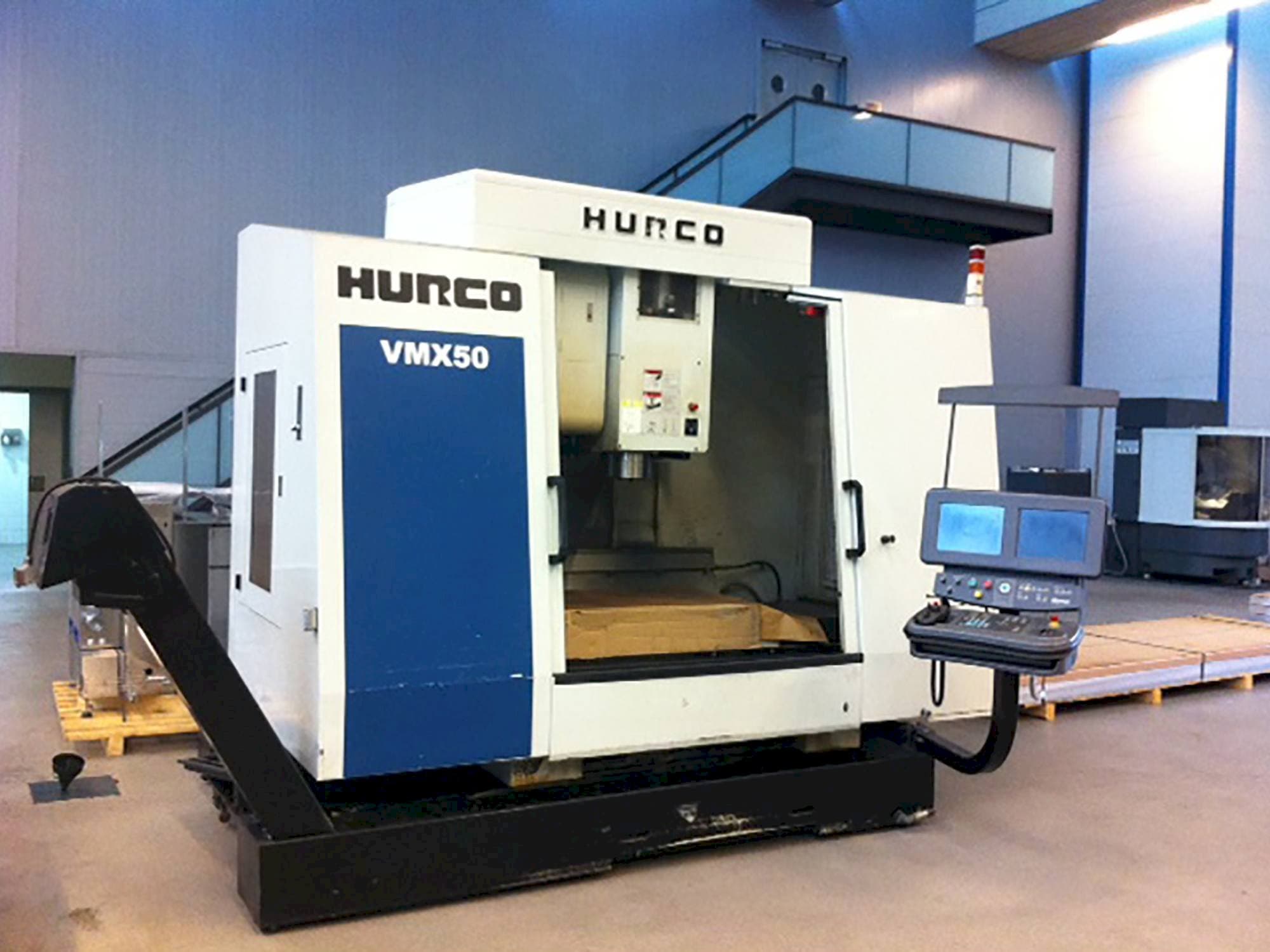 Hurco VMX 50/40T Mašinos vaizdas iš priekio