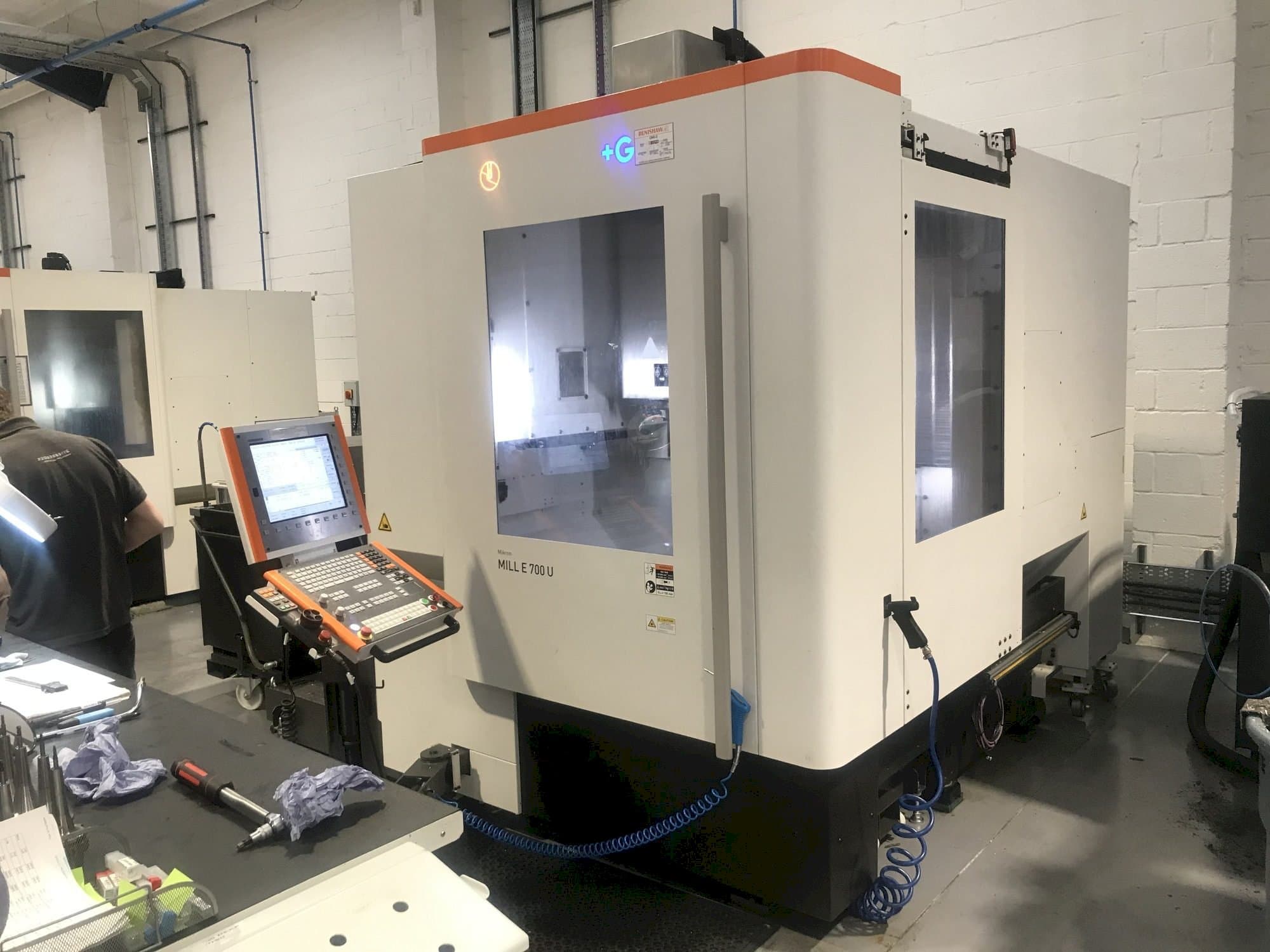 MIKRON Mill E 700 U Mašinos vaizdas iš priekio