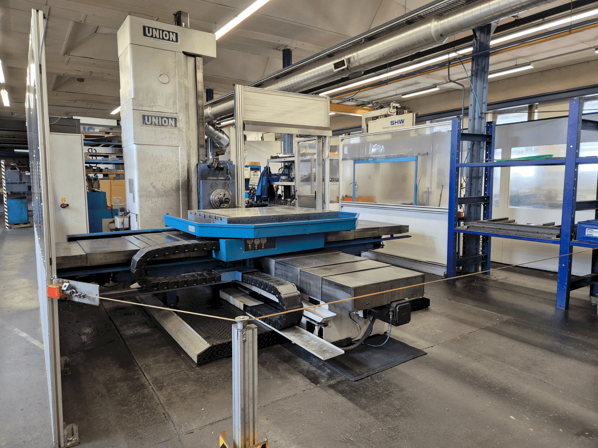 UNION T105 Mašinos vaizdas iš priekio