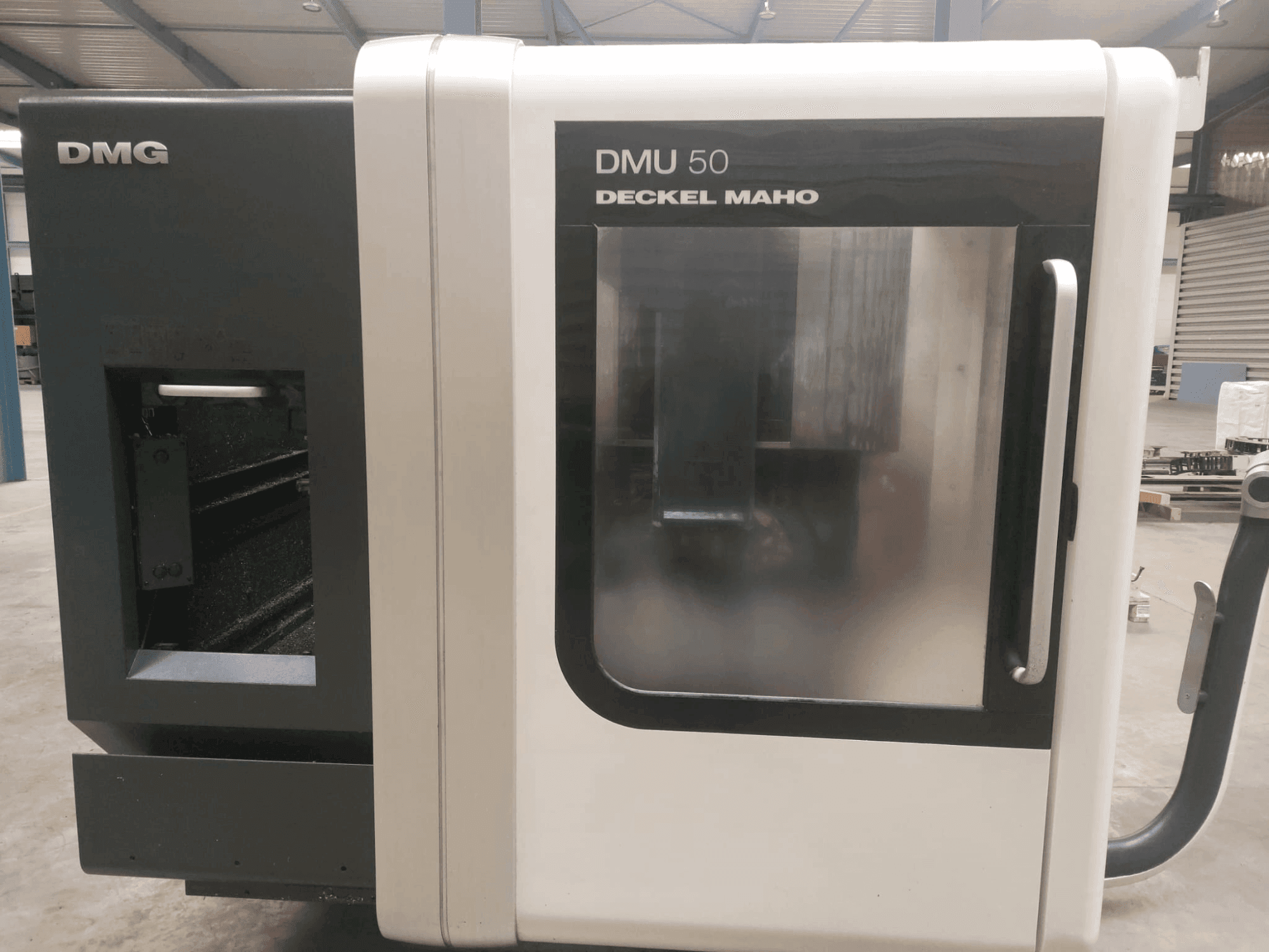 DMG DECKEL MAHO DMU 50 Mašinos vaizdas iš priekio