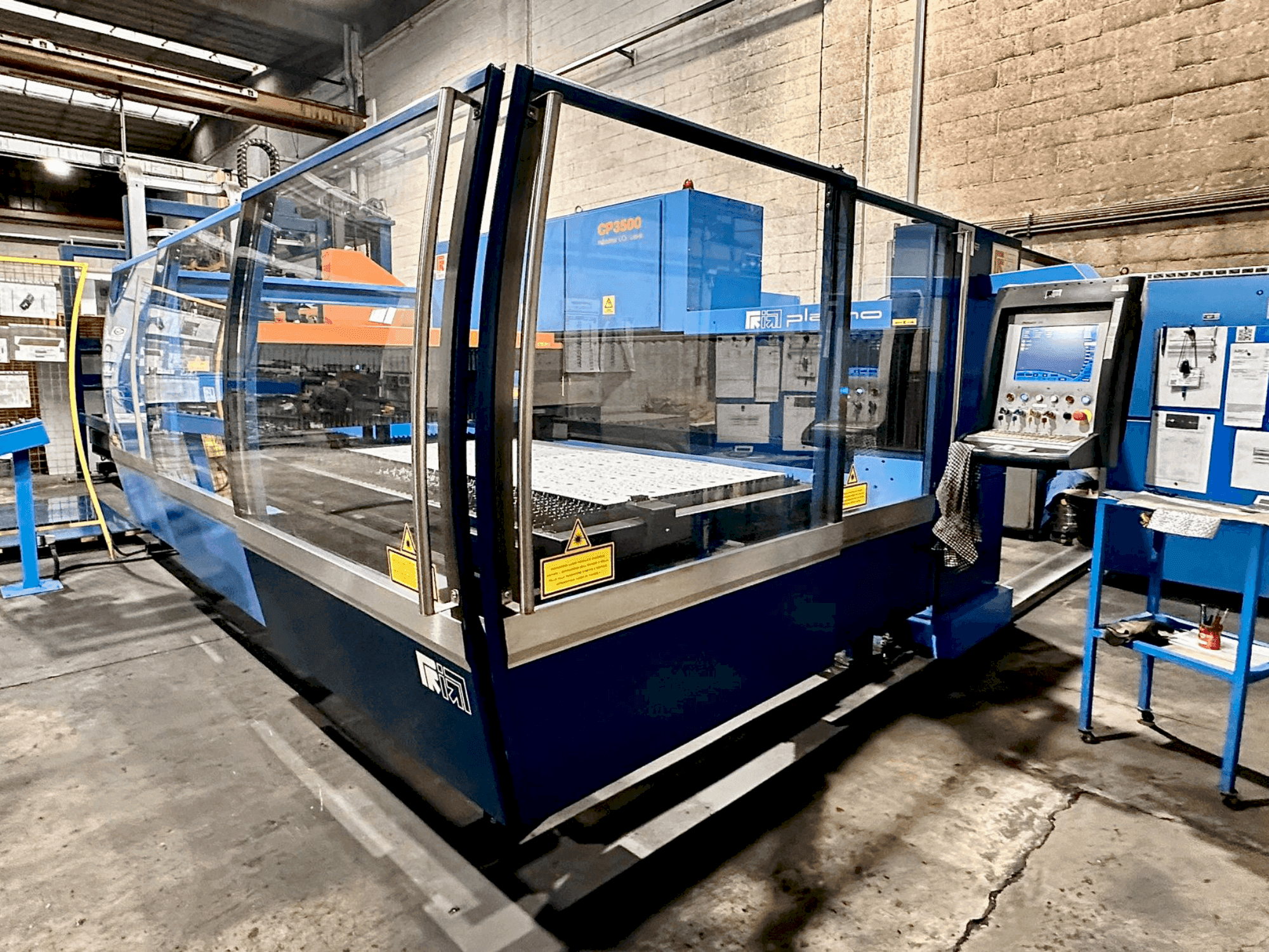 Prima Industrie Platino 1530 Mašinos vaizdas iš priekio