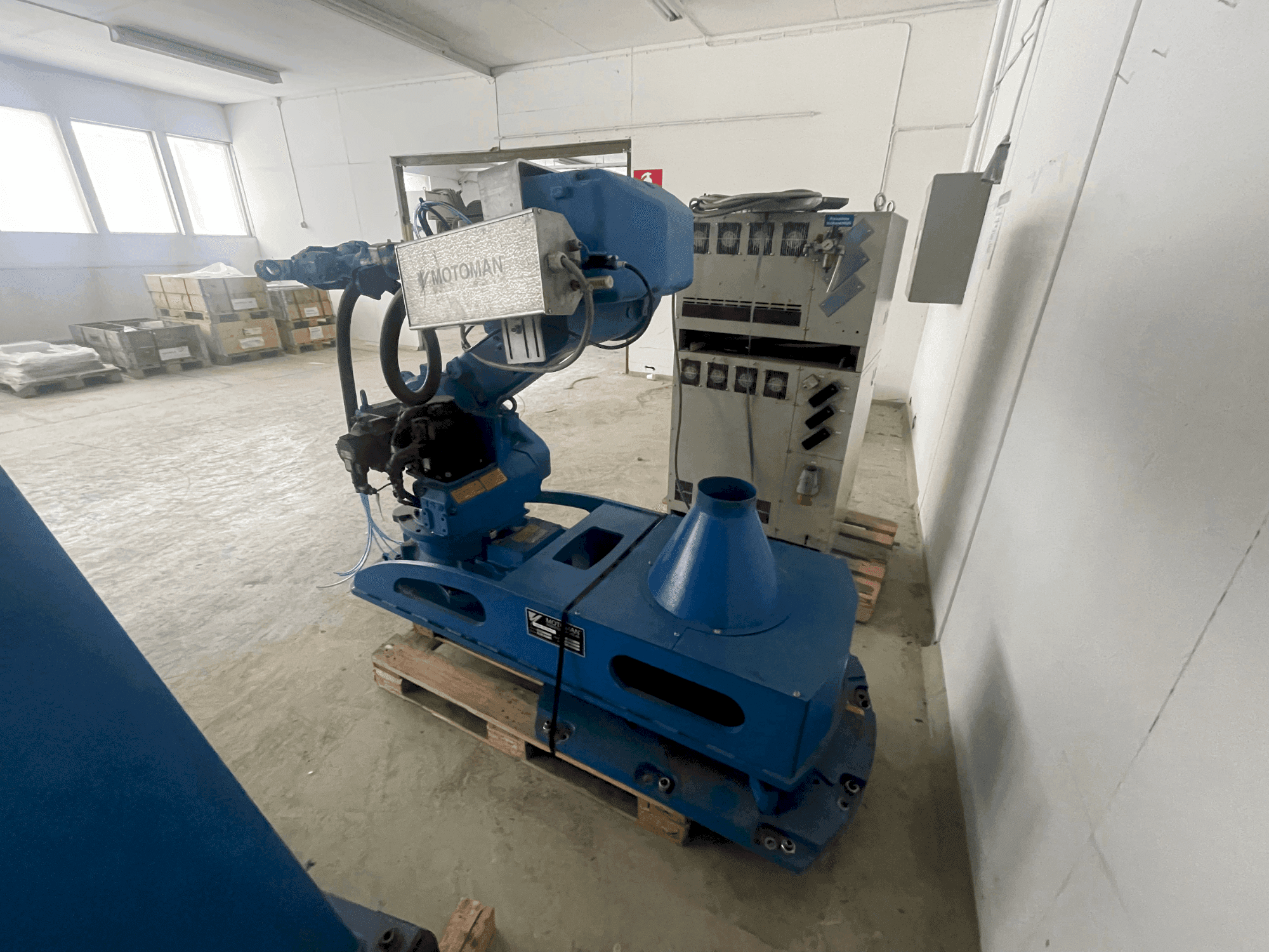 MOTOMAN VST 600 SX Mašinos vaizdas iš priekio