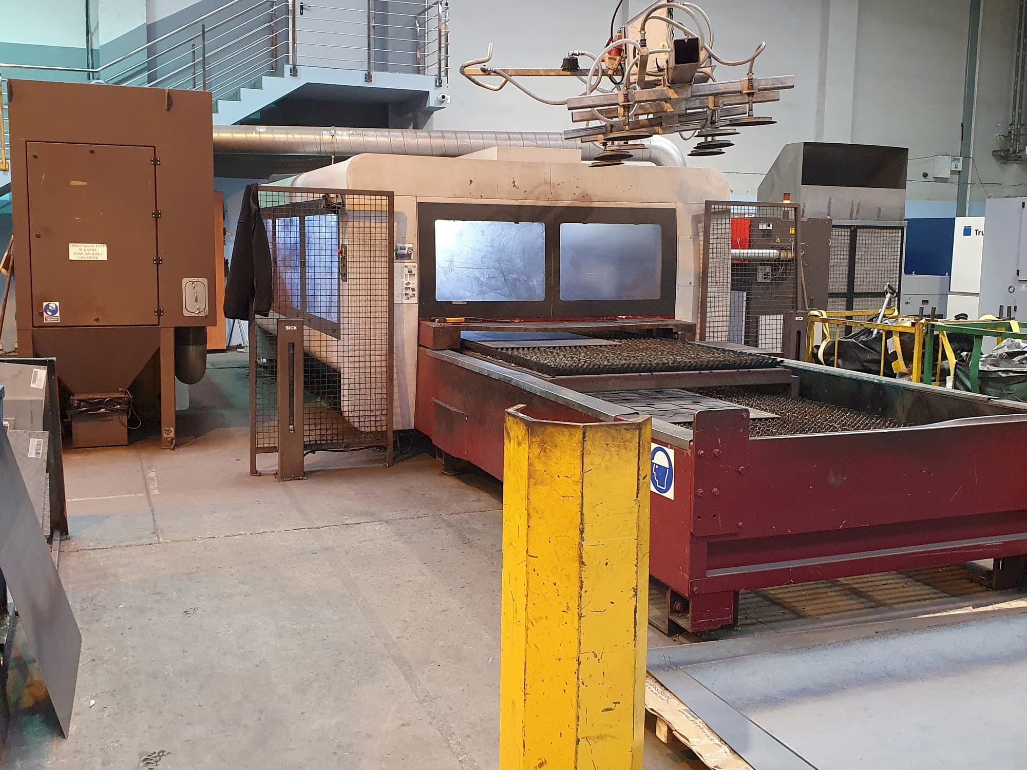 Bystronic BySprint Pro 3015 Mašinos vaizdas iš kairės pusės