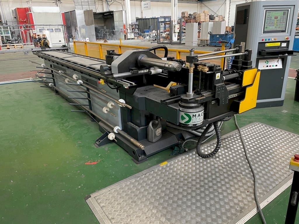 Macri Italia Provar 65 UD-6 Mašinos vaizdas iš priekio