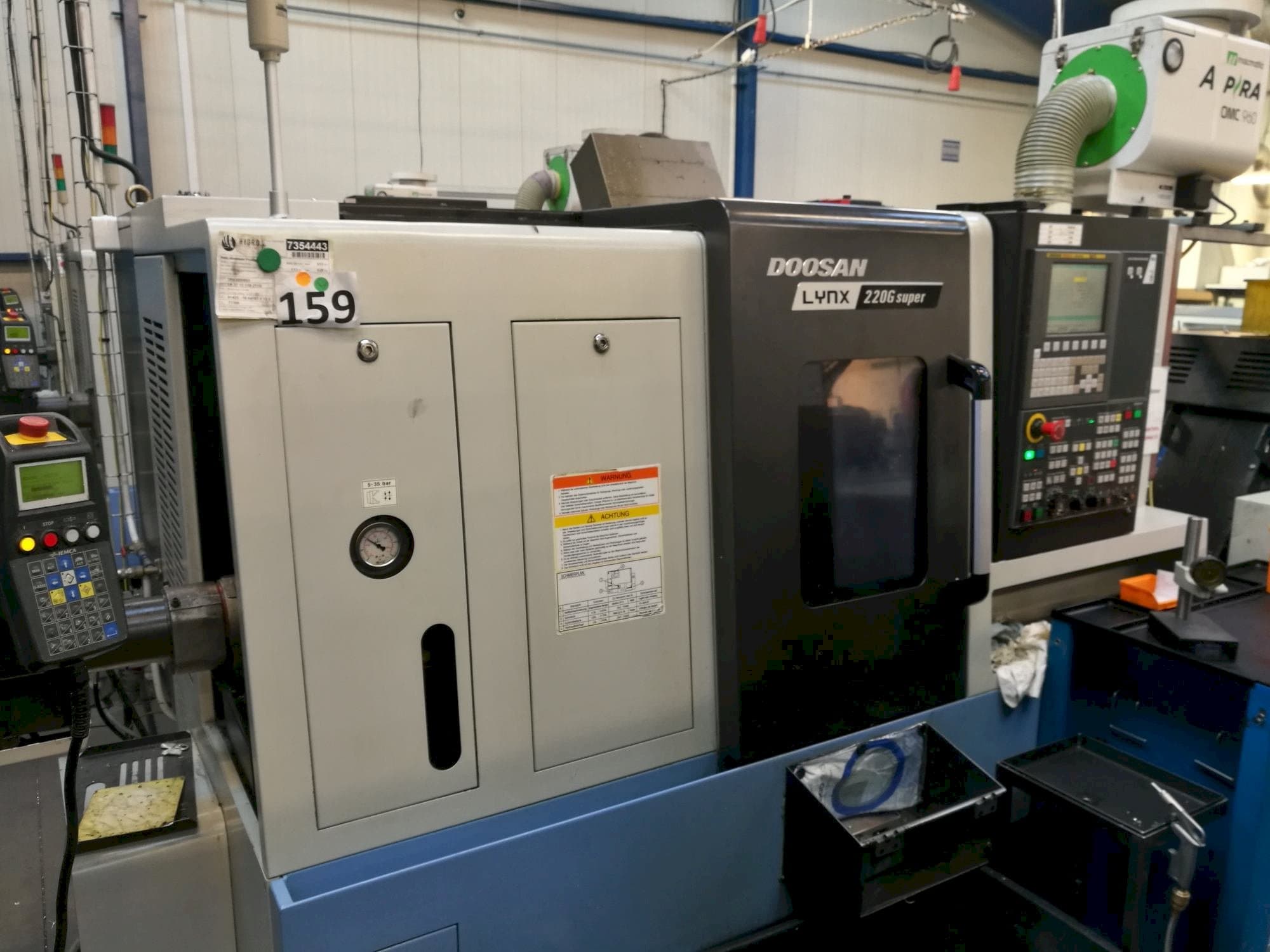 Doosan Lynx 220GA Mašinos kairės pusės vaizdas