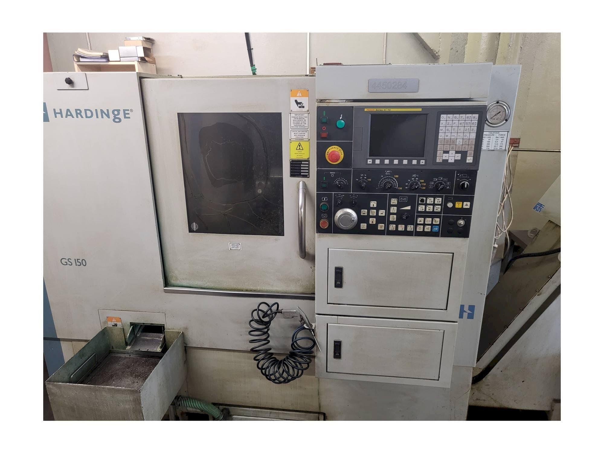 HARDINGE GS-150 Mašinos vaizdas iš priekio