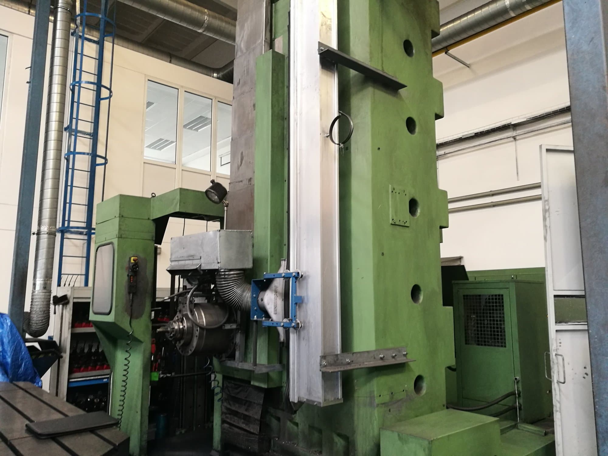 TOS WHN 130 Mašinos vaizdas iš priekio