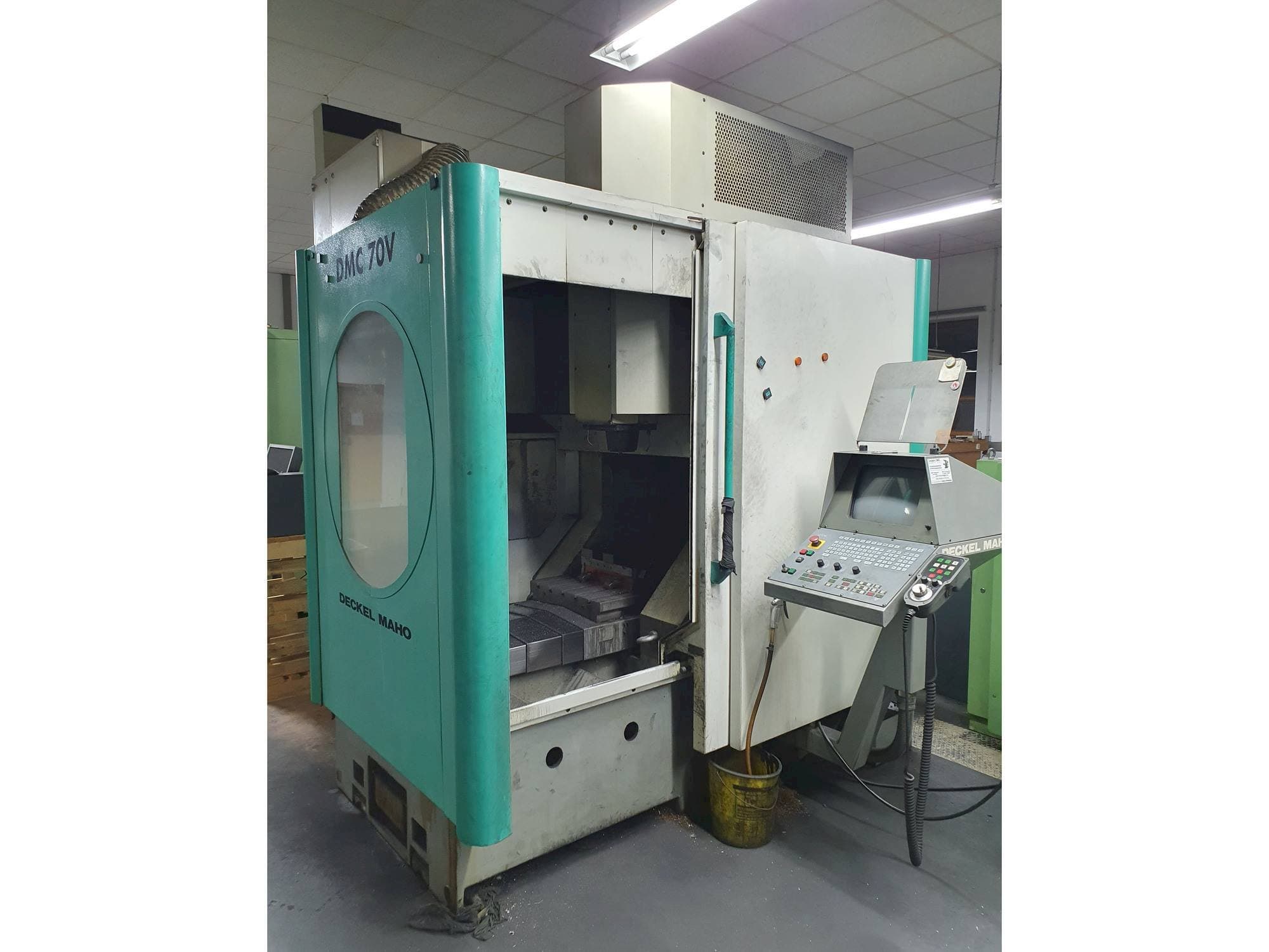 DMG DMC 70 V Mašinos vaizdas iš priekio