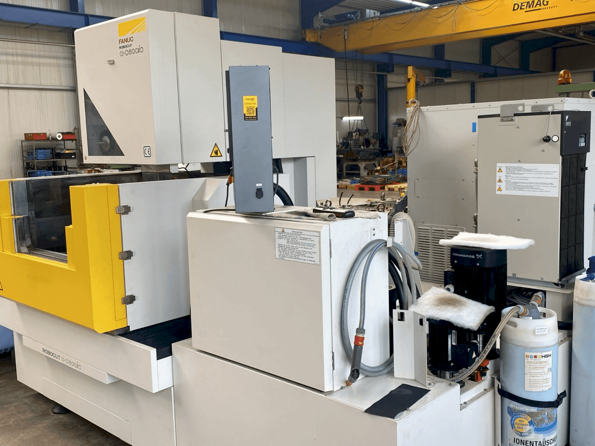 FANUC Robocut a-C600iC - Z400 Mašinos vaizdas iš priekio