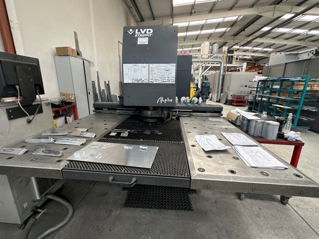 LVD Alpha 1212TK Mašinos vaizdas iš priekio