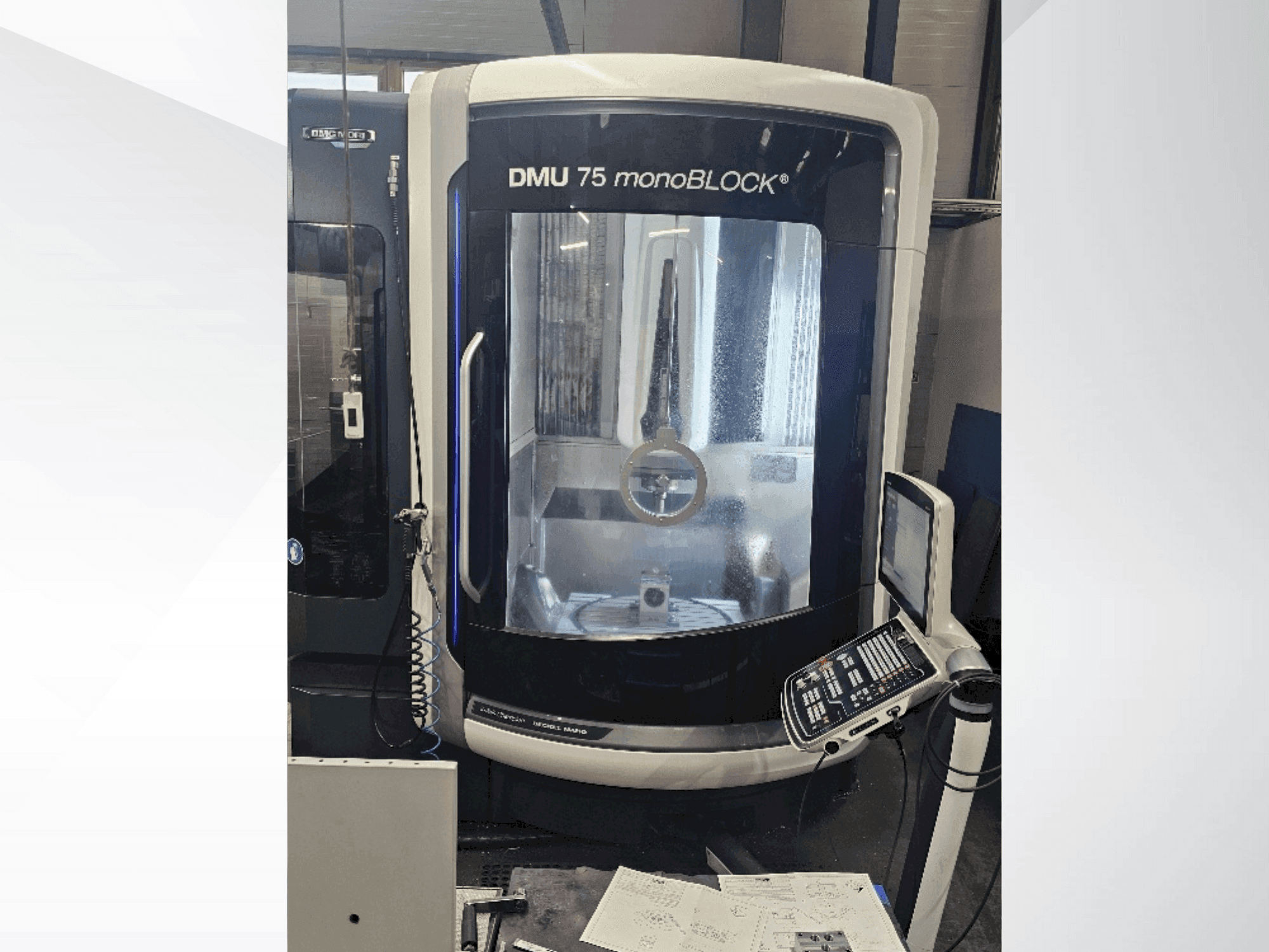 DMG MORI DMU 75 monoBlock Mašinos vaizdas iš priekio