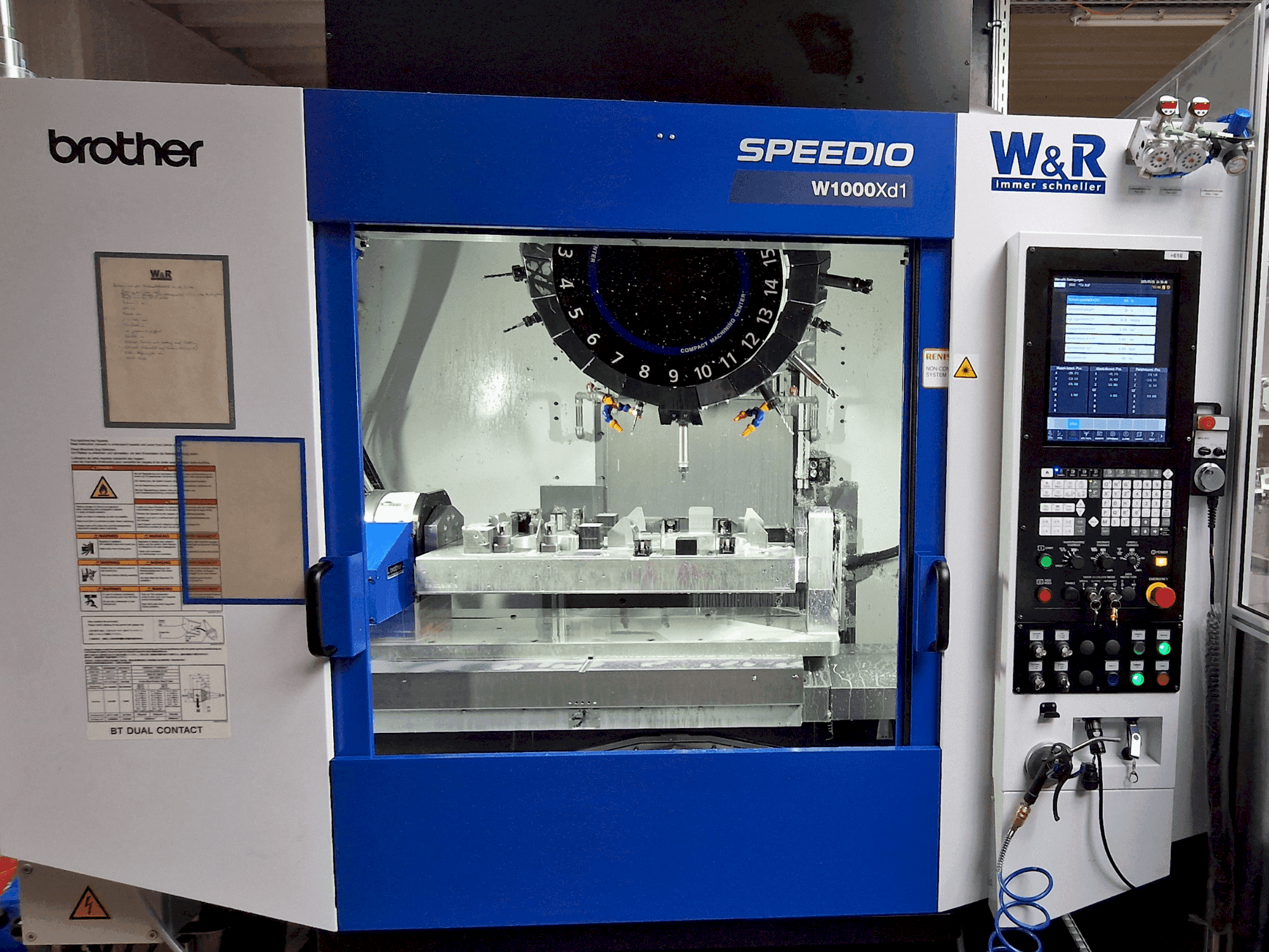 Brother Speedio W1000Xd1 Mašinos vaizdas iš priekio