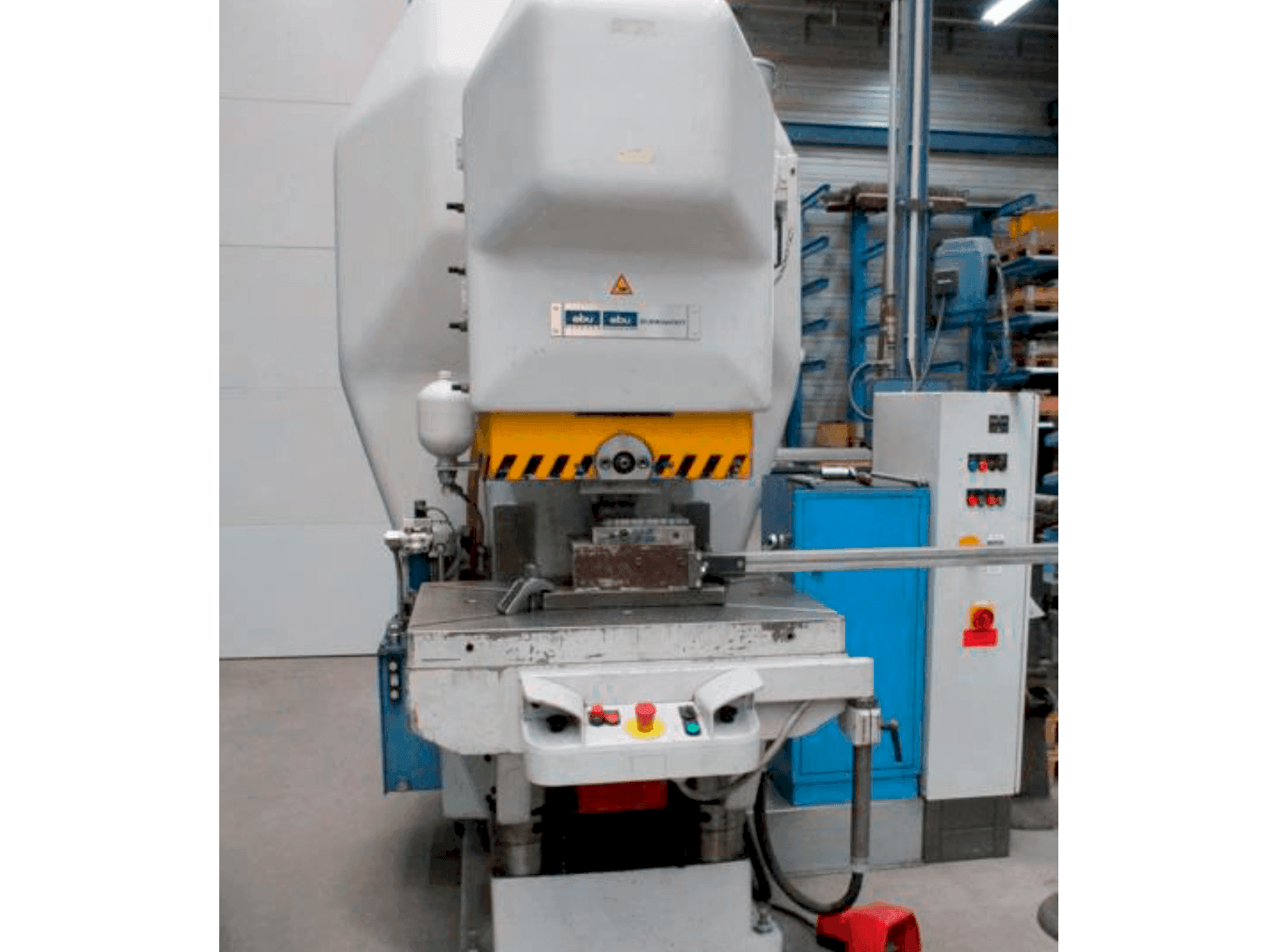 Ebu H 80 RiV Mašinos vaizdas iš priekio