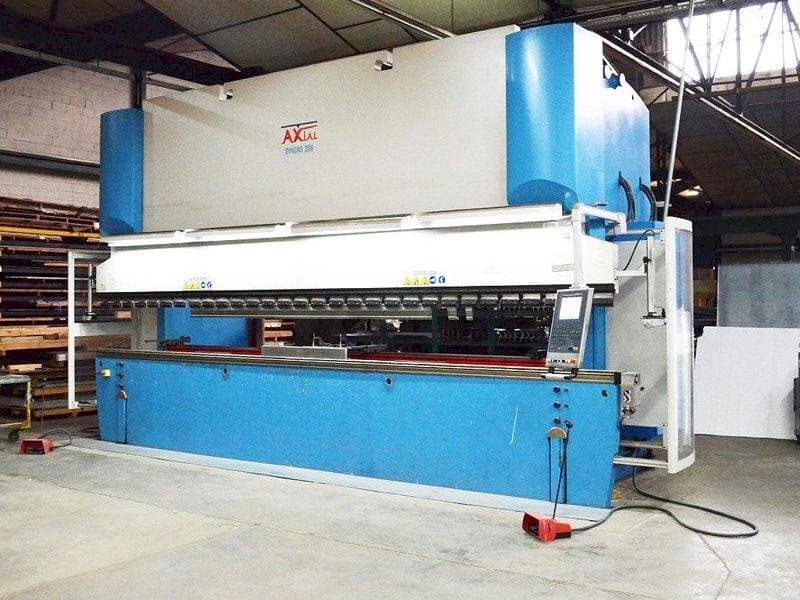 Axial SYNCRO 356 Mašinos vaizdas iš priekio