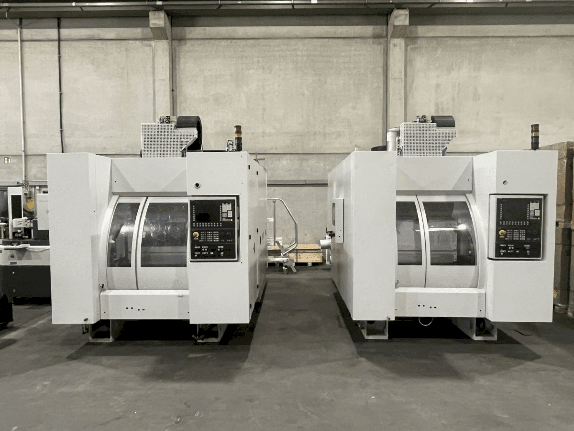 SW BAS 03-22 Mašinos vaizdas iš priekio