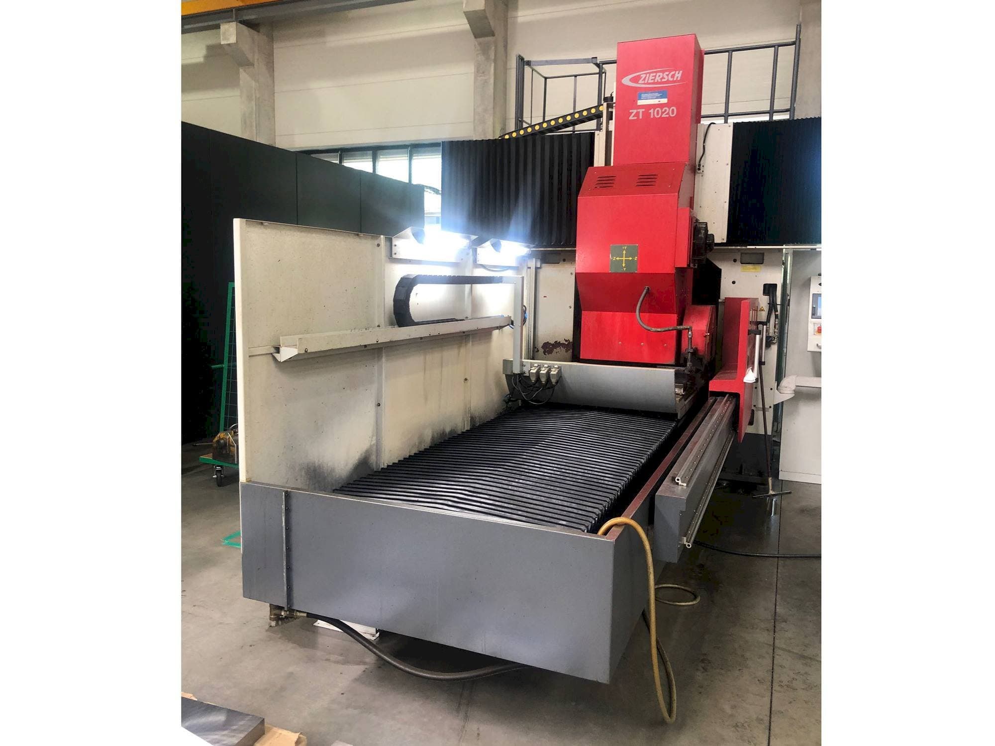 Ziersch ZT 1020 Mašinos vaizdas iš priekio