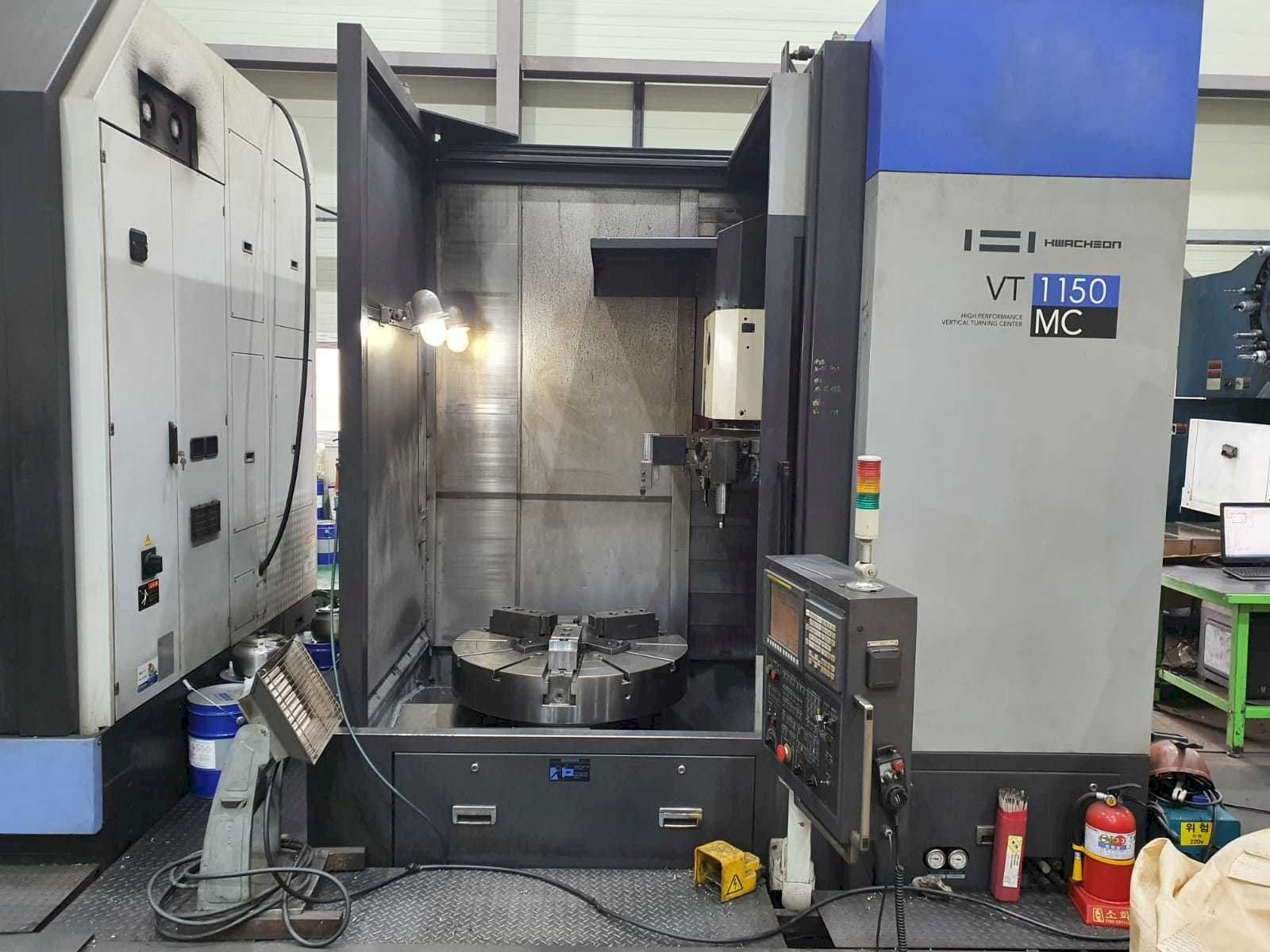HWACHEON VT 1150 MC Mašinos vaizdas iš priekio