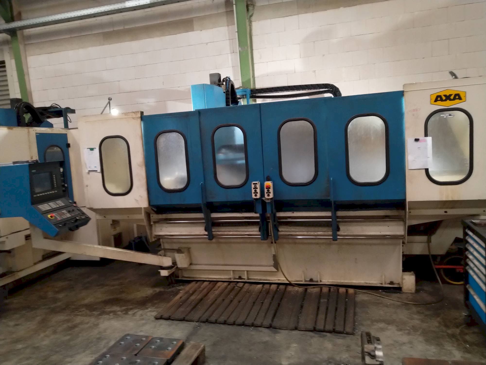 AXA VSC 2M Mašinos vaizdas iš priekio