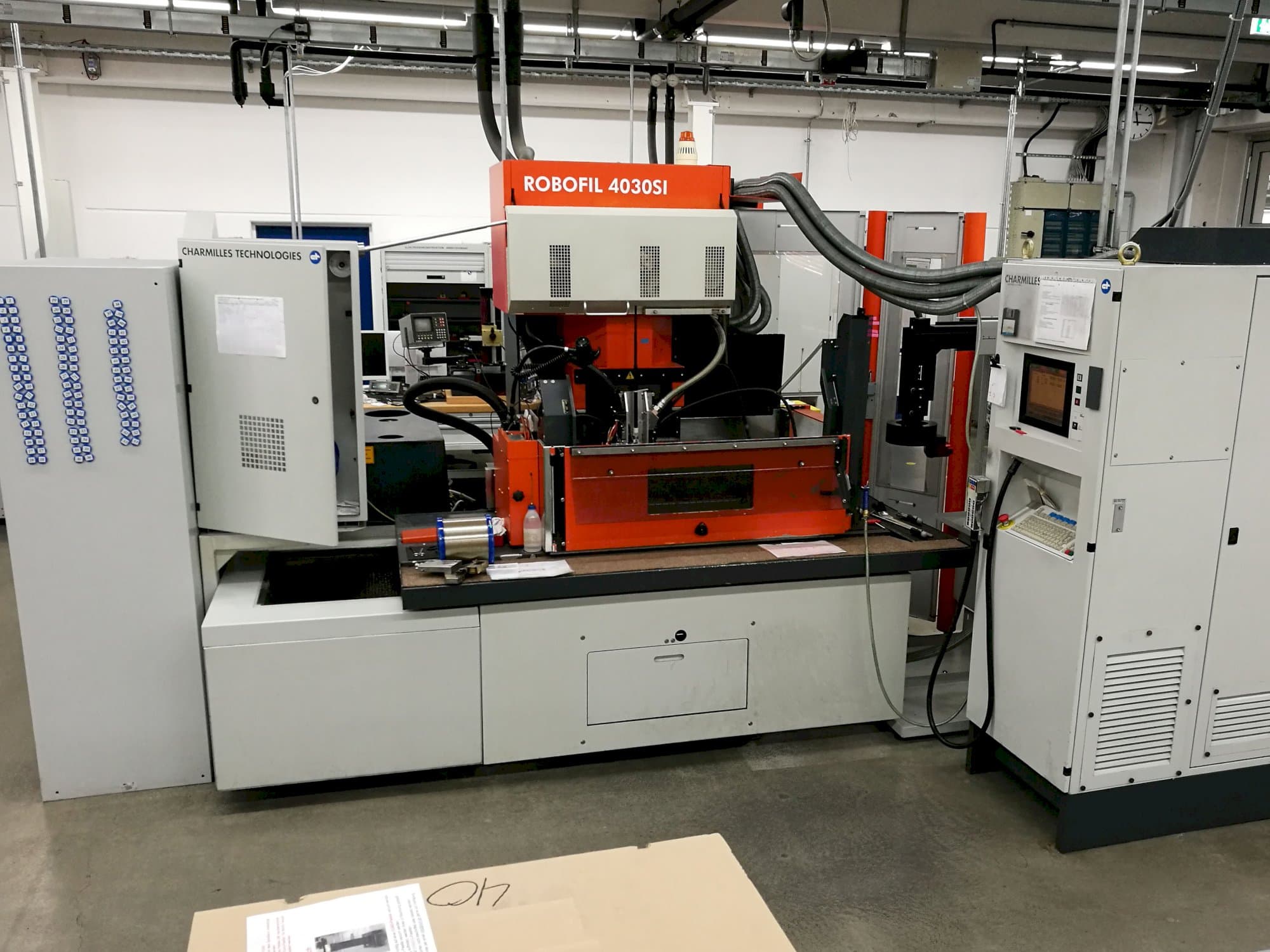 CHARMILLES ROBOFIL 4030SI Mašinos vaizdas iš priekio
