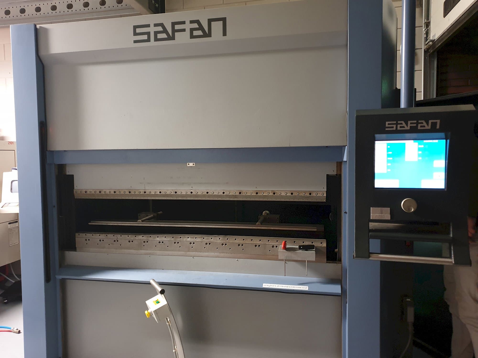 Safan Mašinos vaizdasSMK 32-K-1600 iš priekio