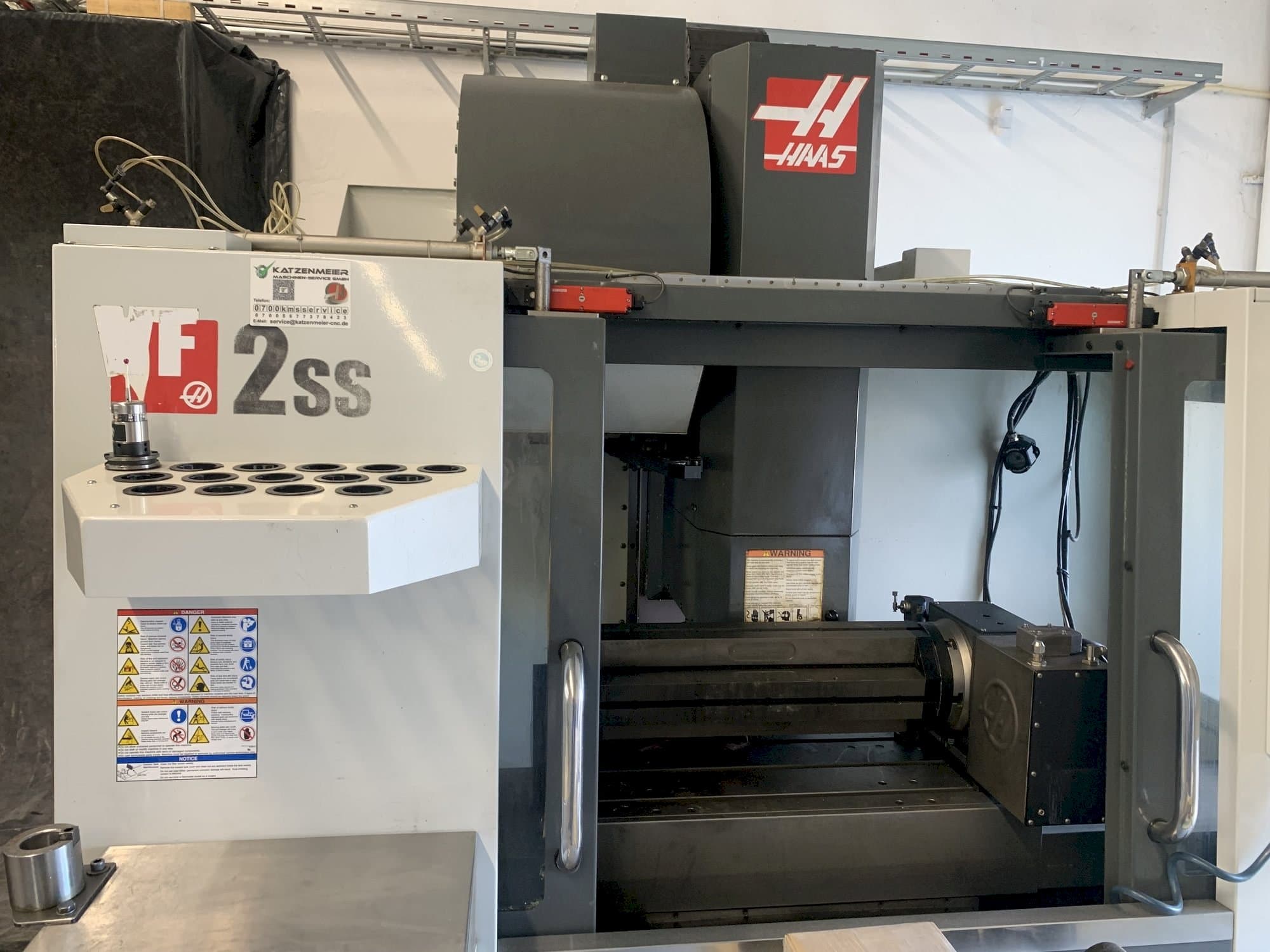 HAAS VF-2SS Mašinos vaizdas iš priekio