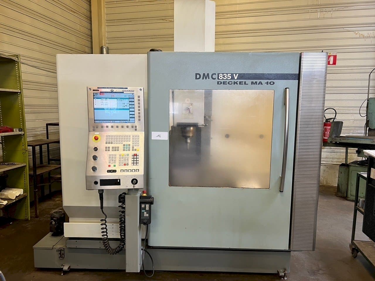 DMG DMC 835 Mašinos vaizdas iš priekio