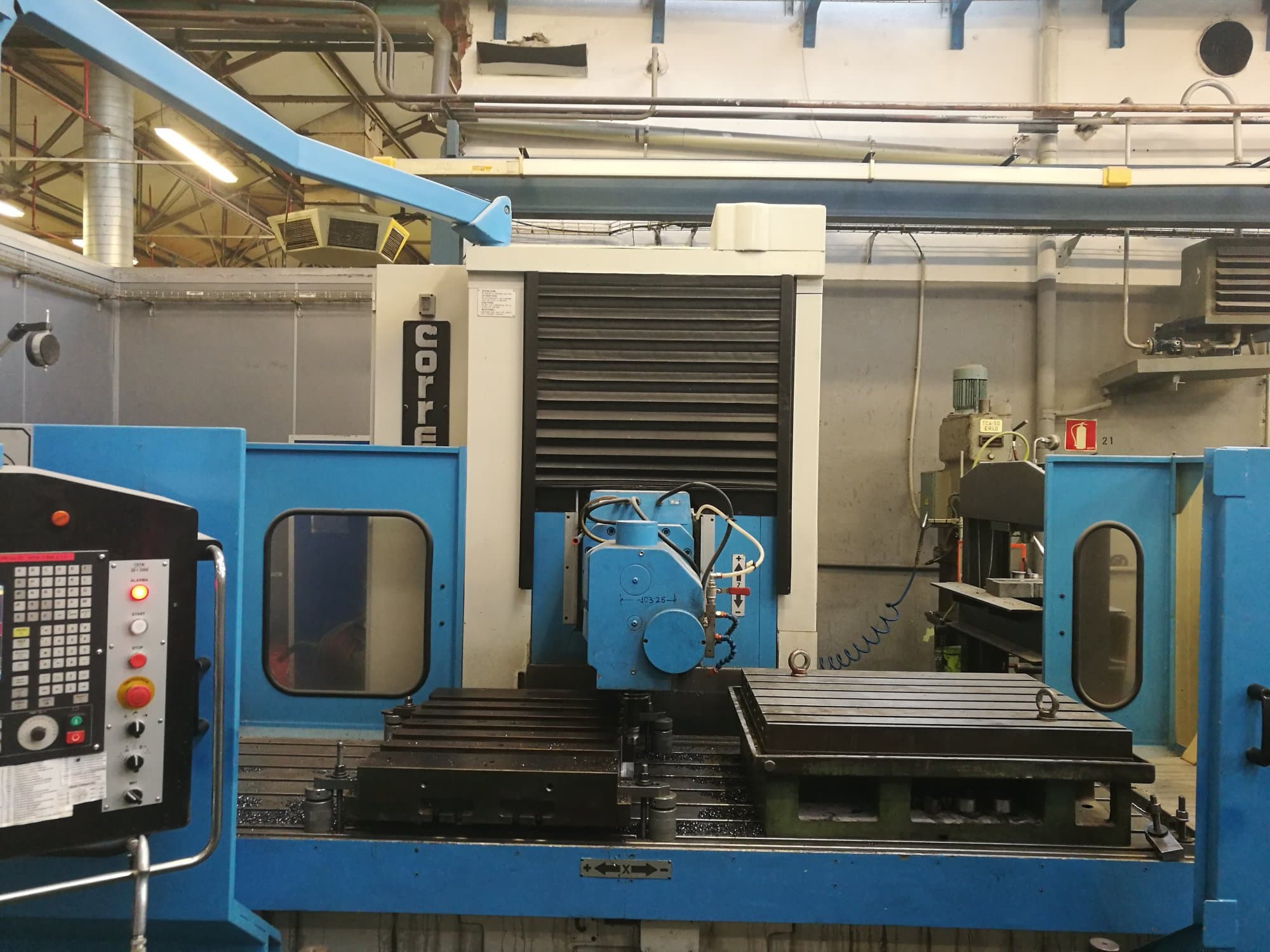 Correa A25-25 Mašinos vaizdas iš priekio