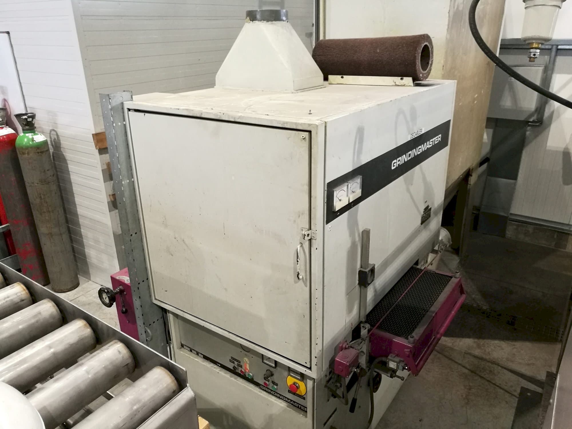 GRINDINGMASTER MCSB2-600 Mašinos kairės pusės vaizdas