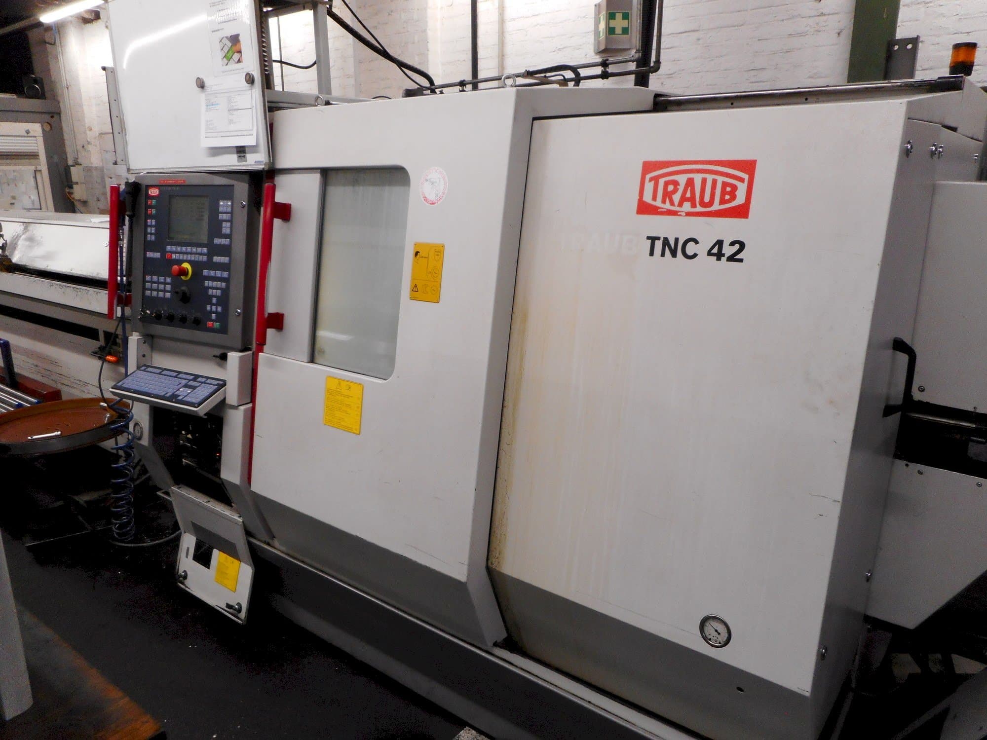 TRAUB TNC42/65 Mašinos vaizdas iš priekio