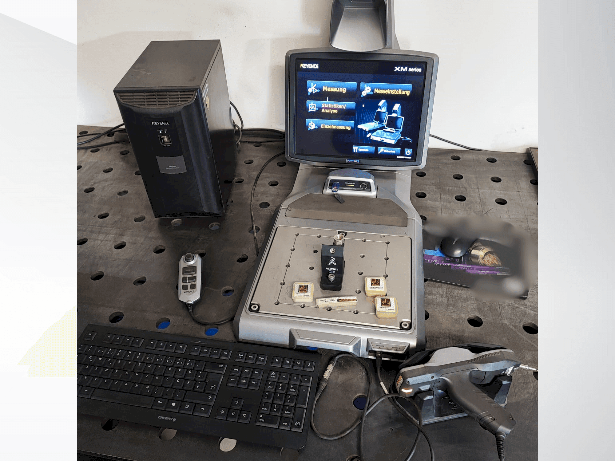 KEYENCE XM-1000 Mašinos vaizdas iš priekio