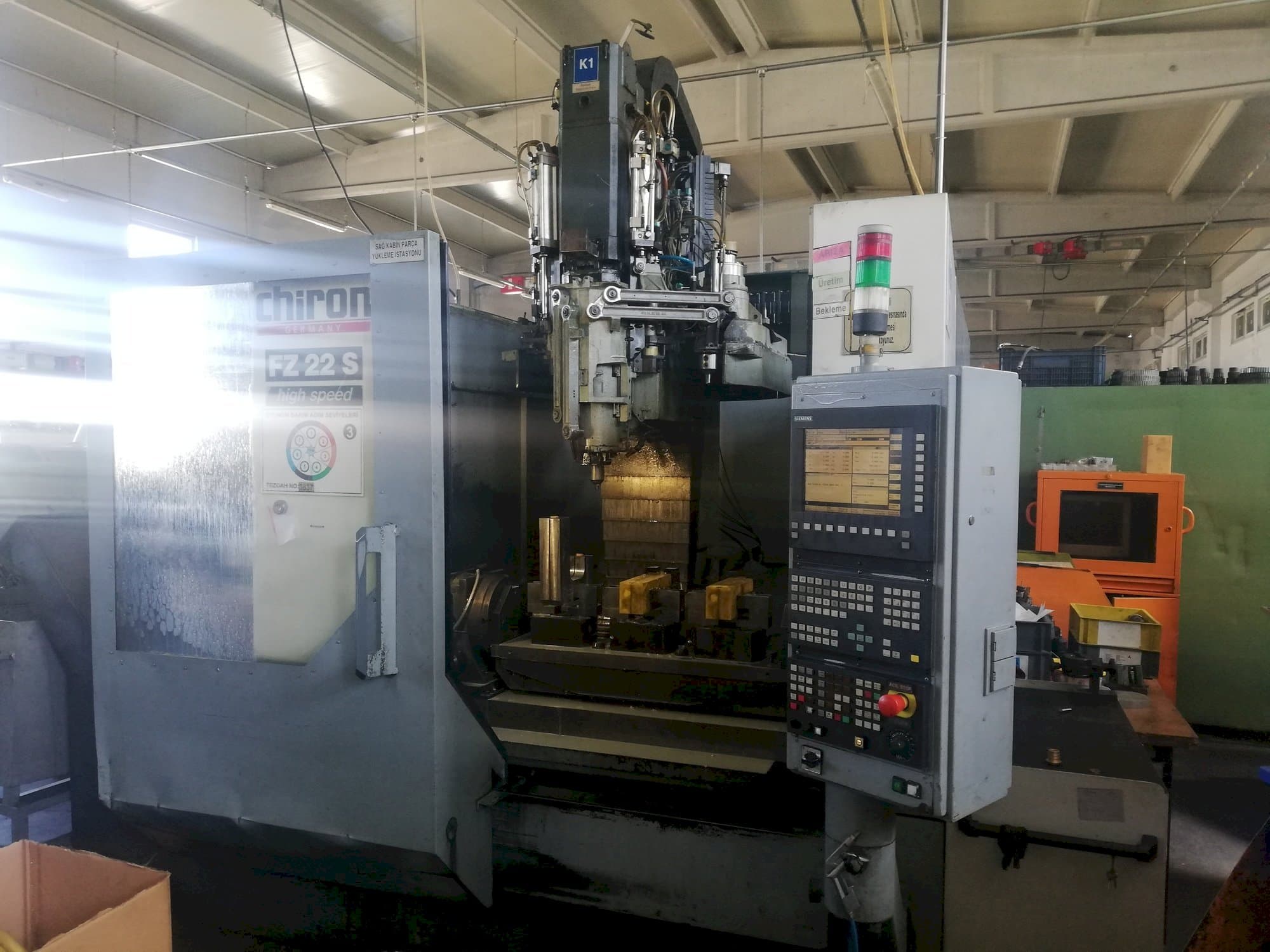 CHIRON FZ 22 S Mašinos vaizdas iš priekio