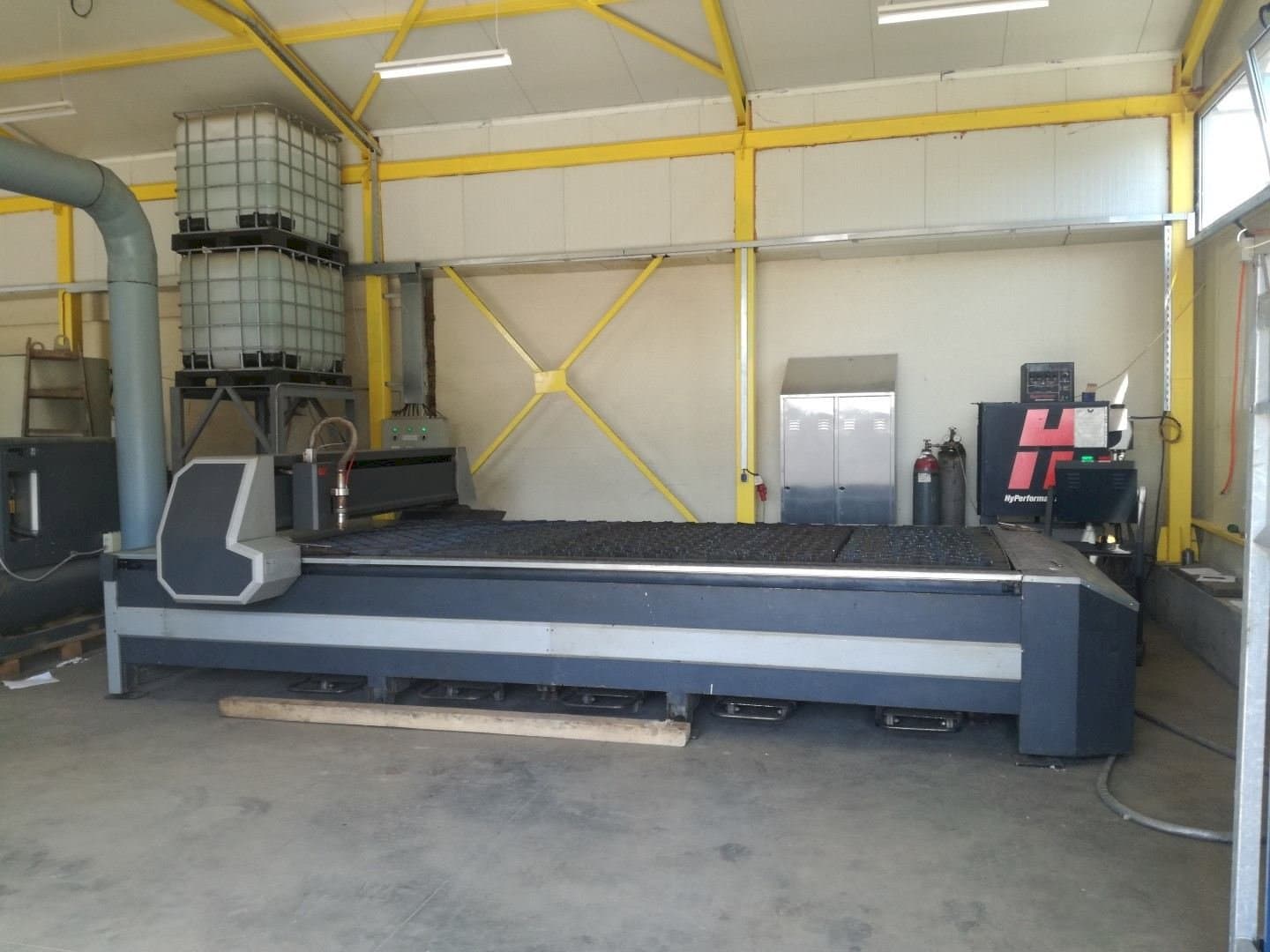 HPM ITALY GV 4 x 2 Mašinos vaizdas iš priekio