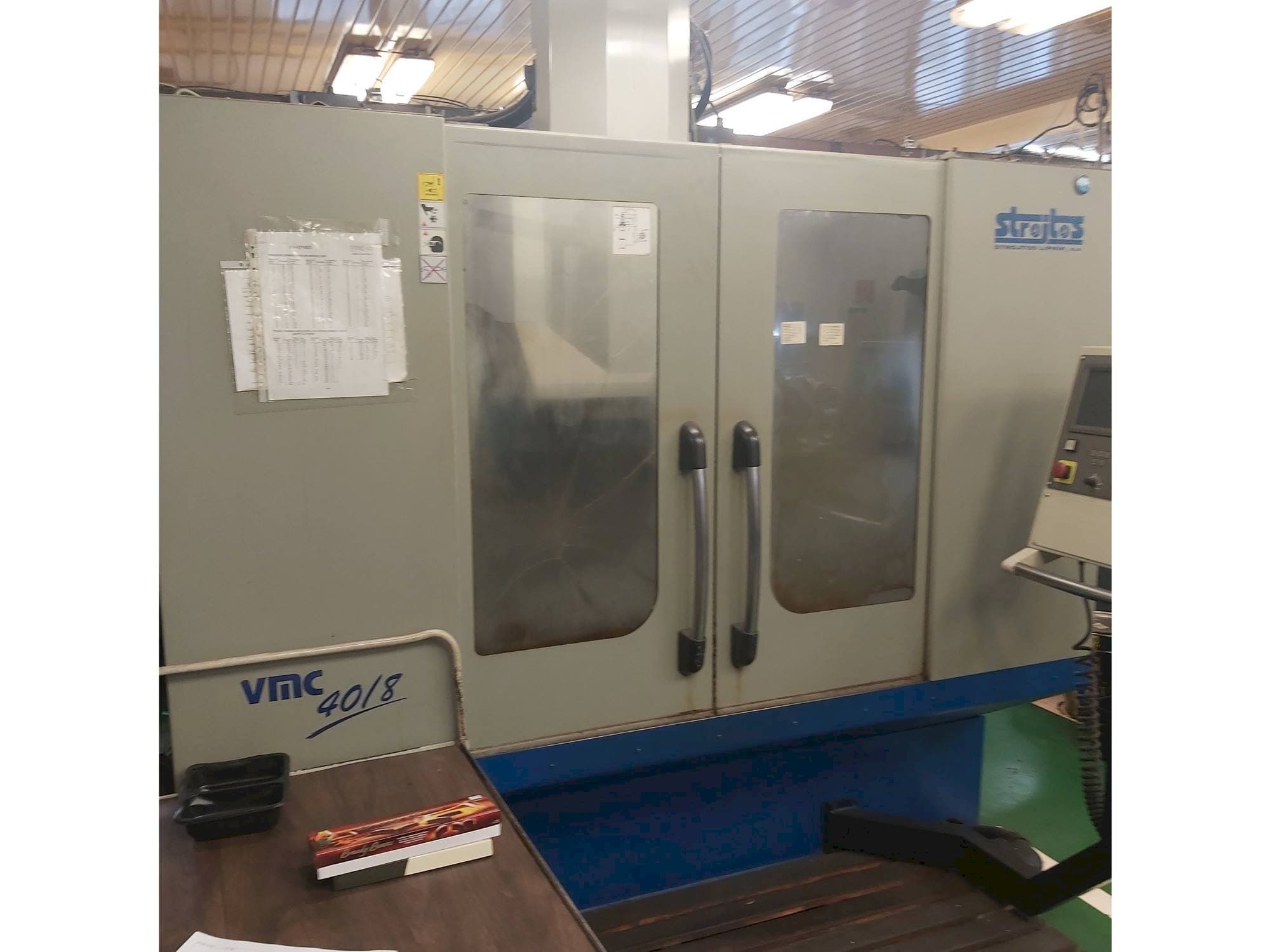 Strojtos  VMC 40/8 Mašinos vaizdas iš priekio