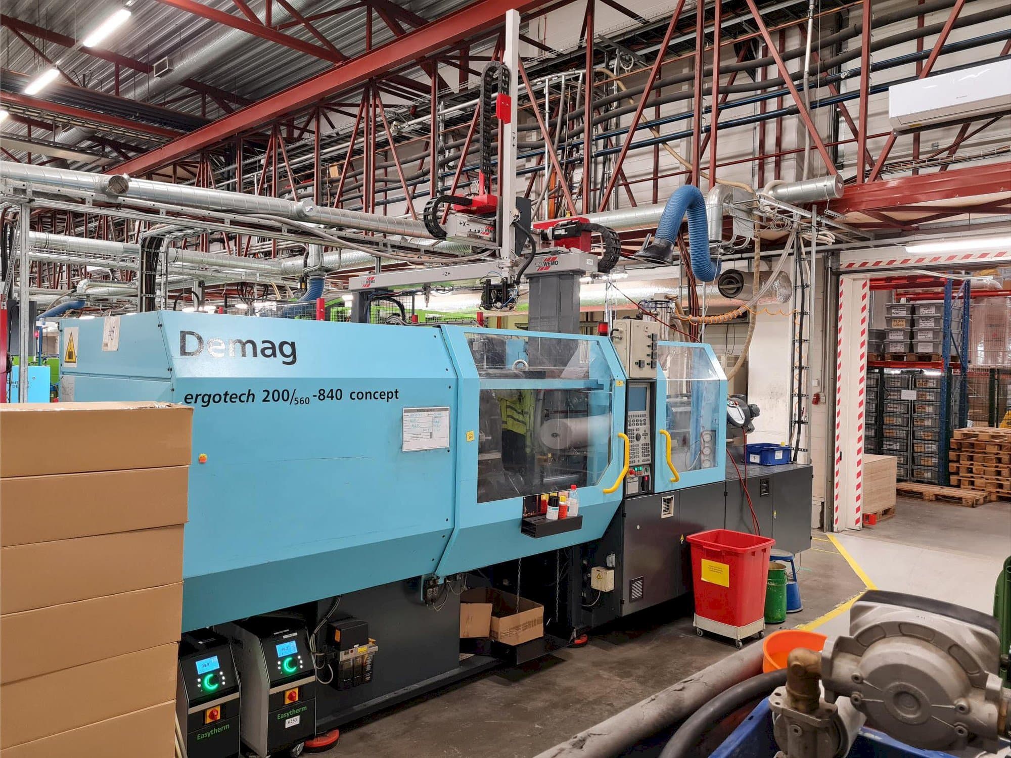 DEMAG Ergotech 200/560-840 concept Mašinos vaizdas iš priekio