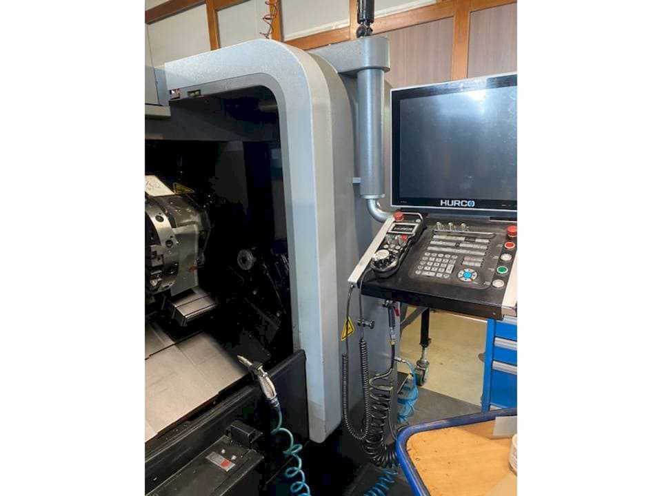 Hurco TM8i Mašinos vaizdas iš priekio