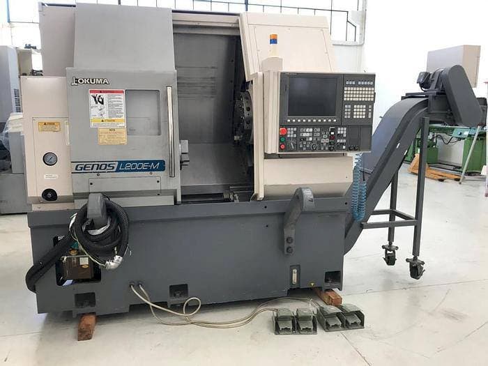 Okuma Genos L200E-MY Mašinos vaizdas iš priekio