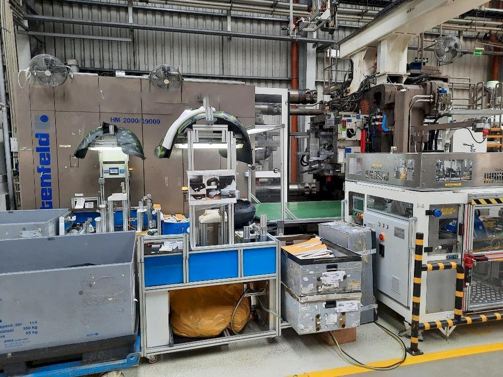 Battenfeld HM2000/19000 Mašinos vaizdas iš priekio