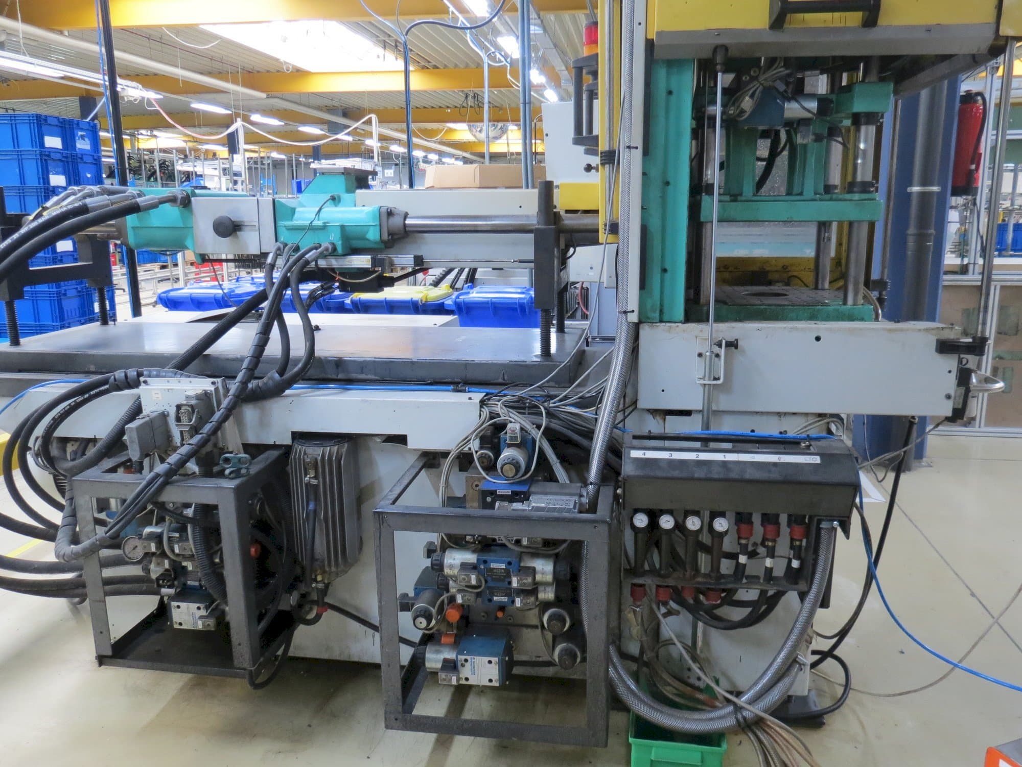 Arburg Allrounder 320 C / S 500-250 Vo Mašinos vaizdas iš priekio