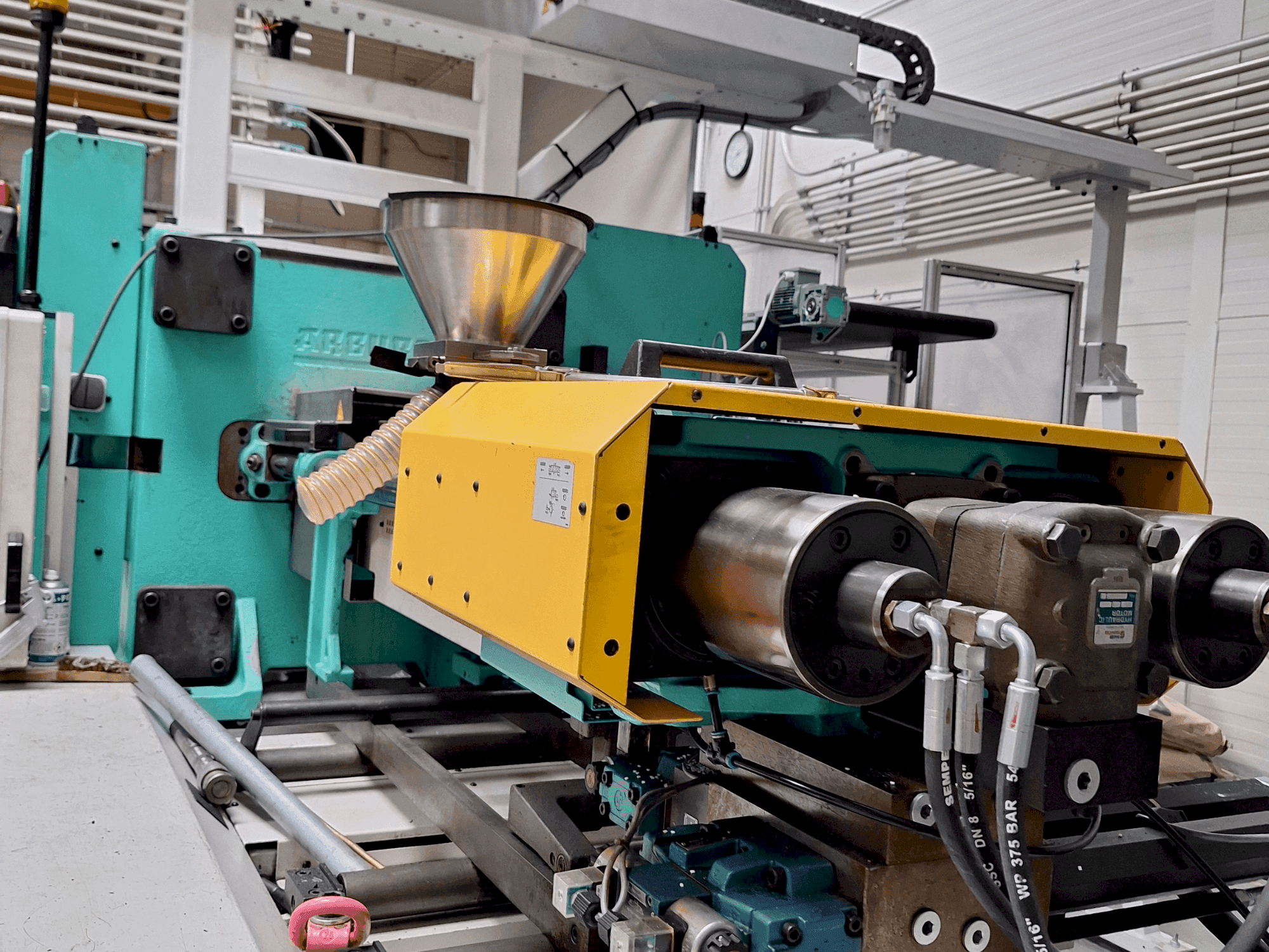 Arburg 630 S 2500-675 Mašinos vaizdas iš priekio